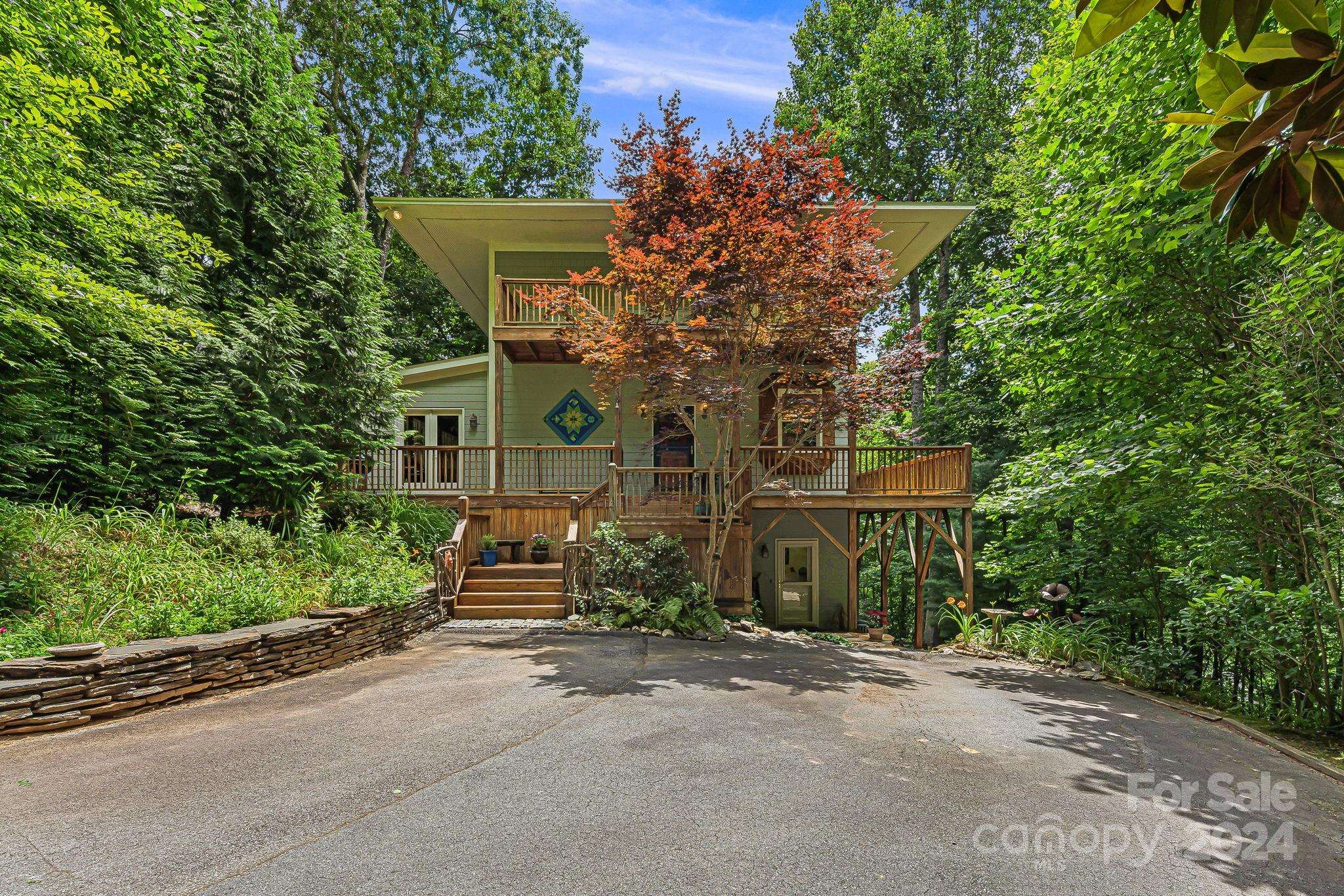 Black Mountain, NC 28711,154 Pearson LN