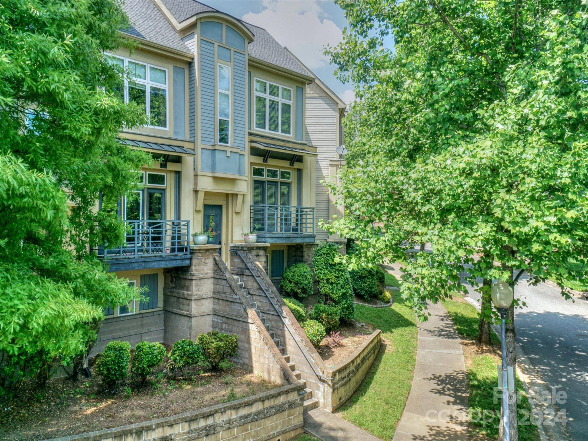 Charlotte, NC 28202,820 Garden District DR #30