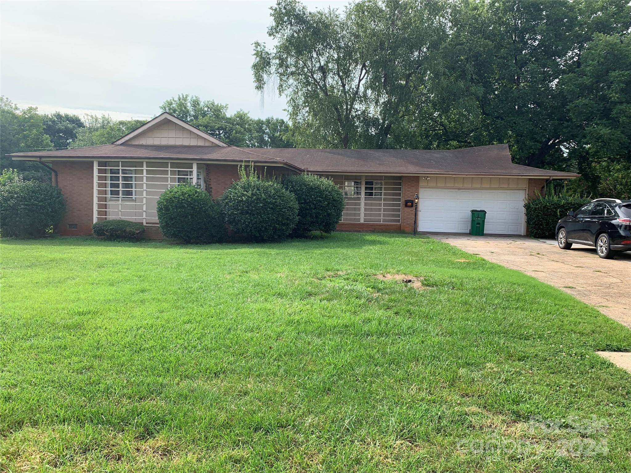 Charlotte, NC 28213,9400 Sandburg AVE