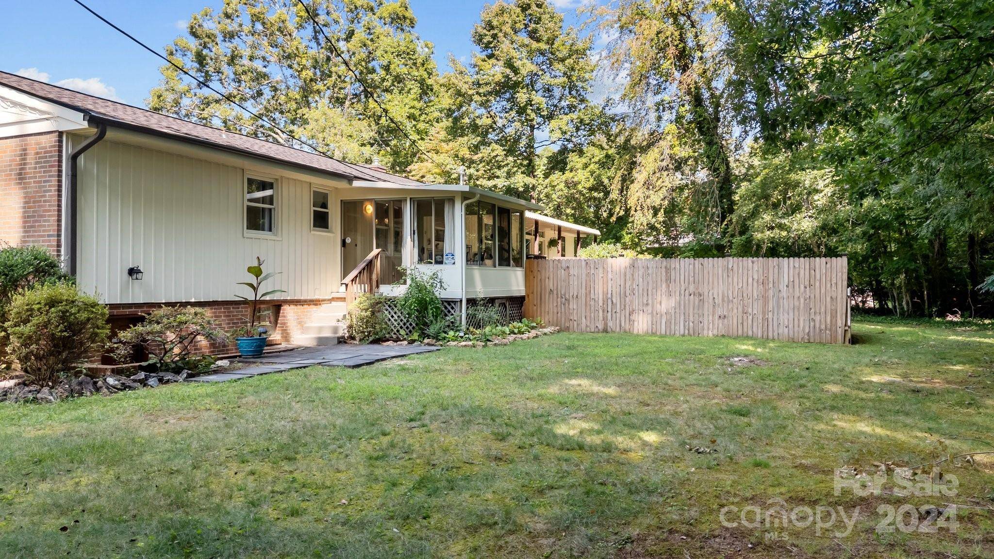 Asheville, NC 28803,1 Oakwilde DR