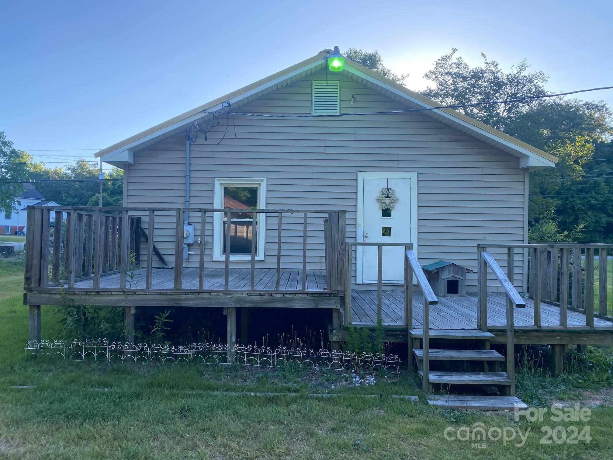 Lilesville, NC 28091,609 W Wall ST