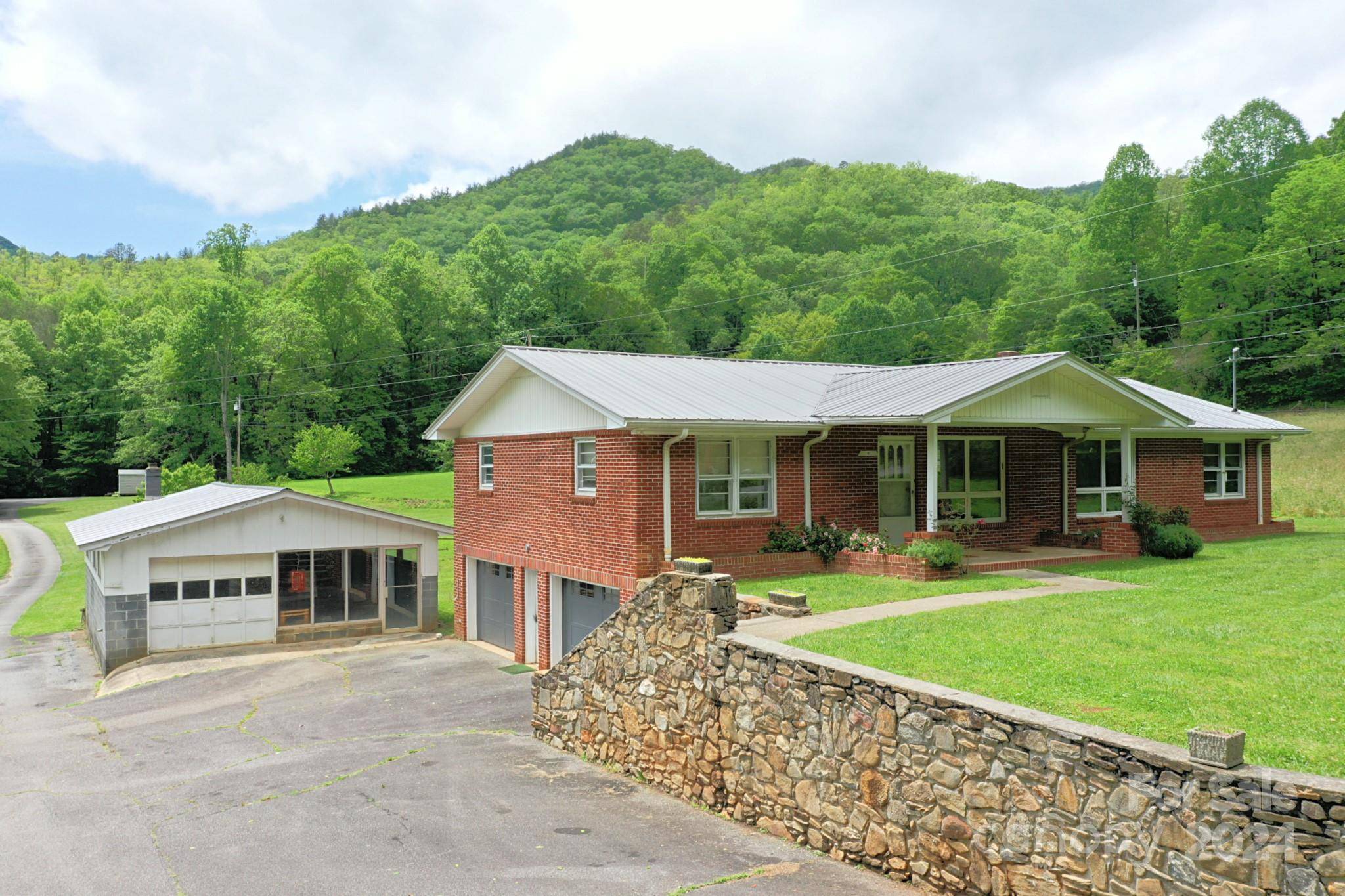 Sylva, NC 28779,16 Newberry DR