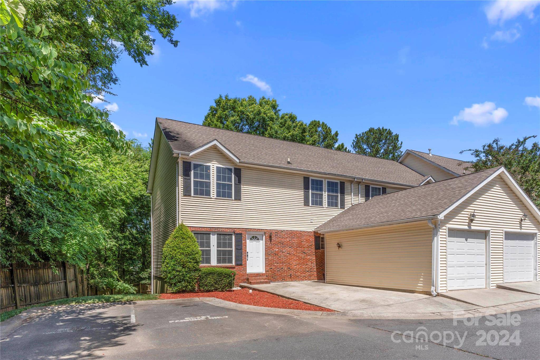 Charlotte, NC 28217,4307 Laurel Hill LN