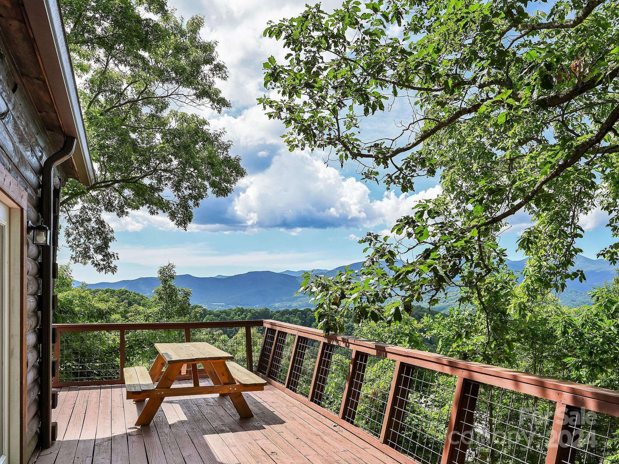 Black Mountain, NC 28711,252 Holland DR