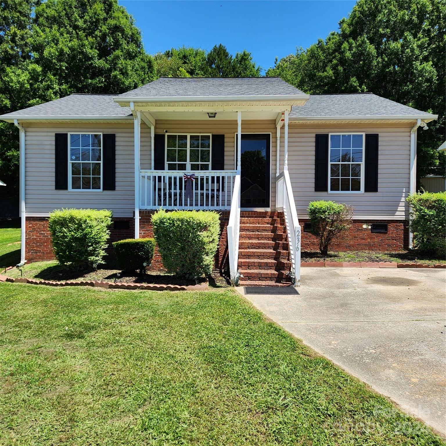 Kannapolis, NC 28081,236 Kimball ST