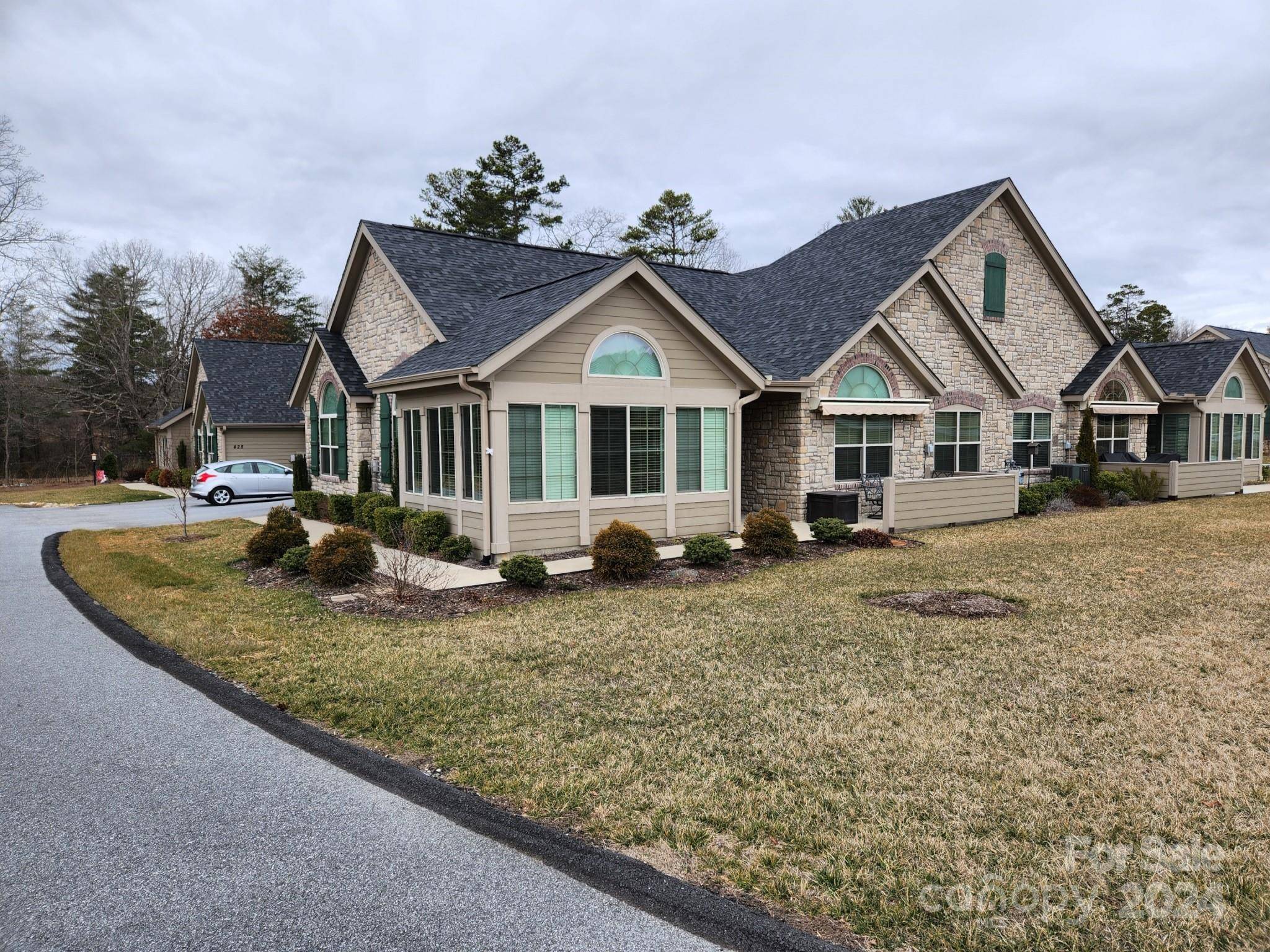 Flat Rock, NC 28731,426 Summerfield PL