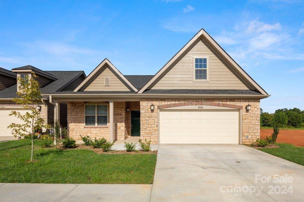 Hickory, NC 28601,833 B Wynnshire DR #55