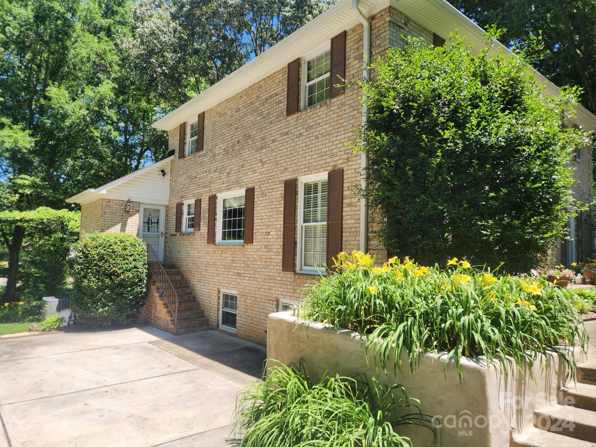 Charlotte, NC 28215,7116 Hollyhouse DR #3