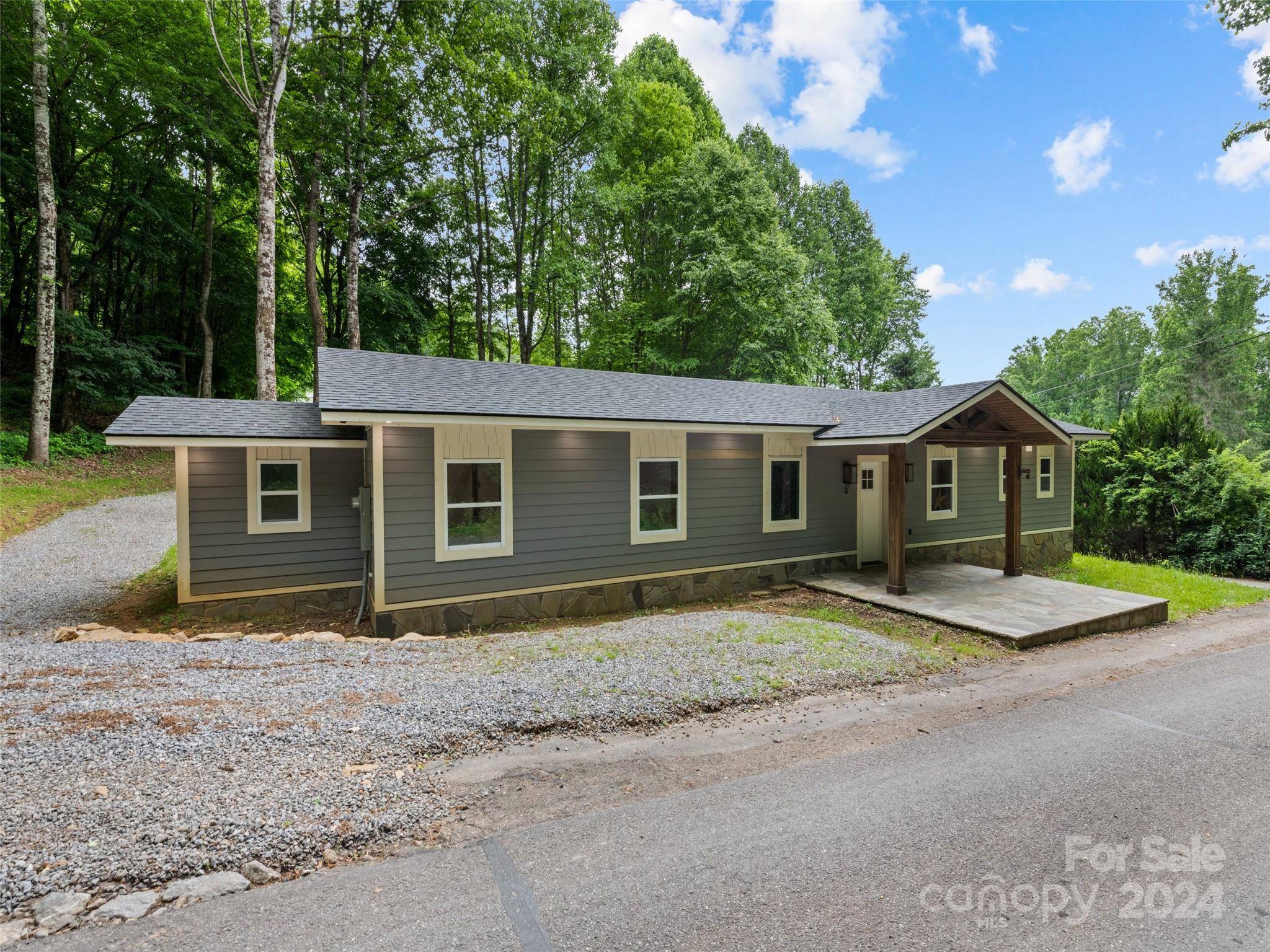 Waynesville, NC 28786,15 Dutch Apple LN