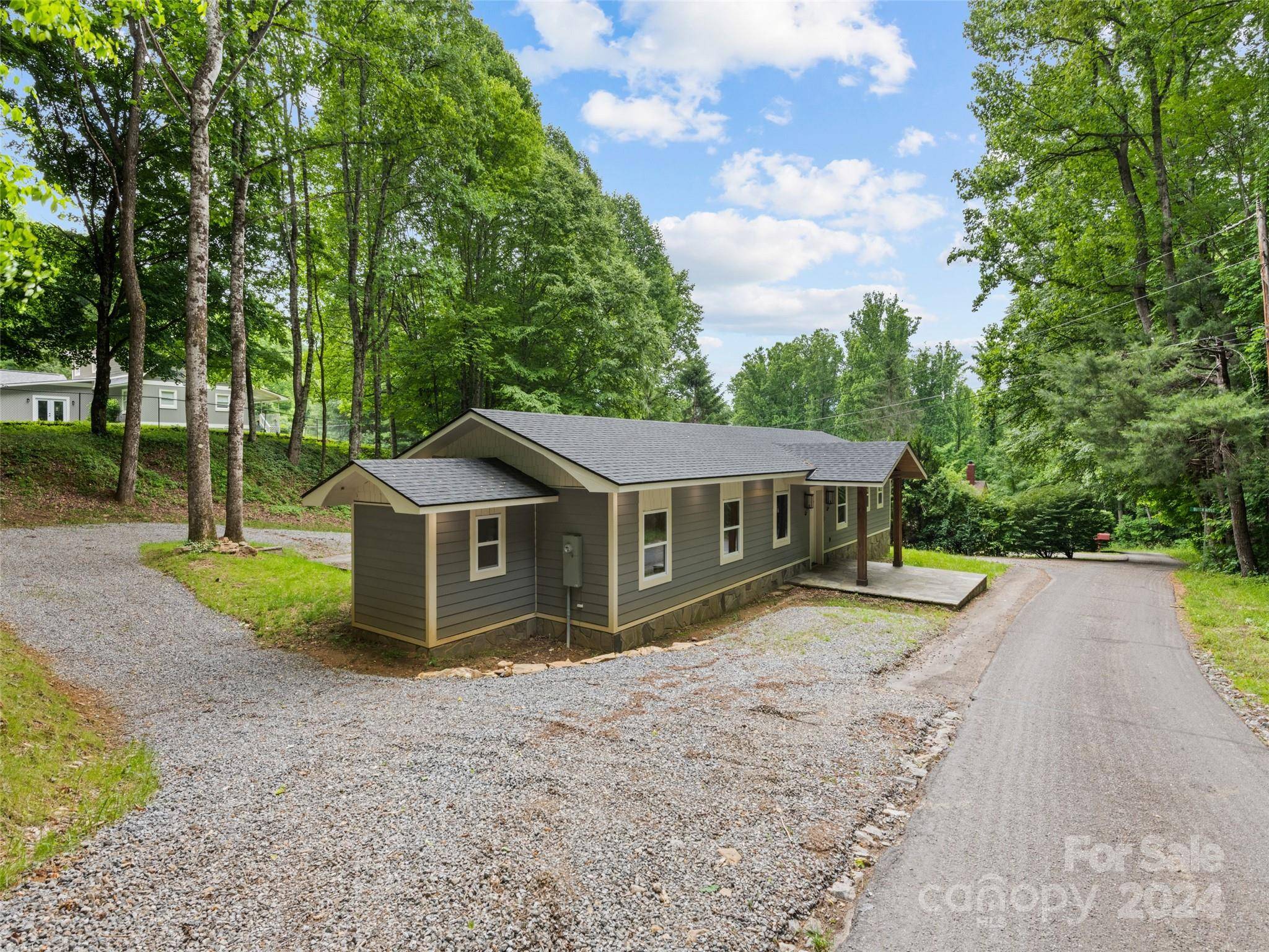 Waynesville, NC 28786,15 Dutch Apple LN