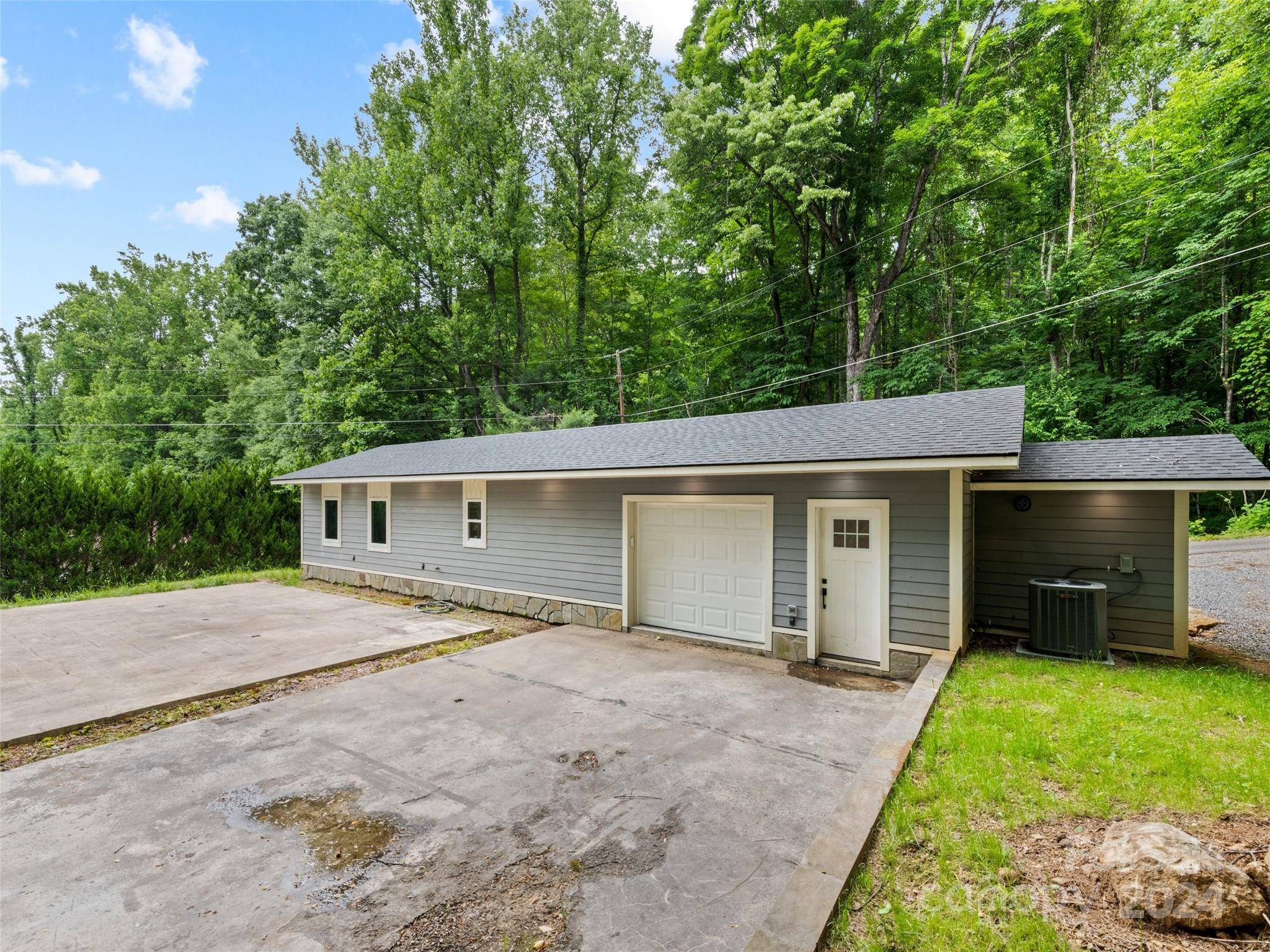 Waynesville, NC 28786,15 Dutch Apple LN