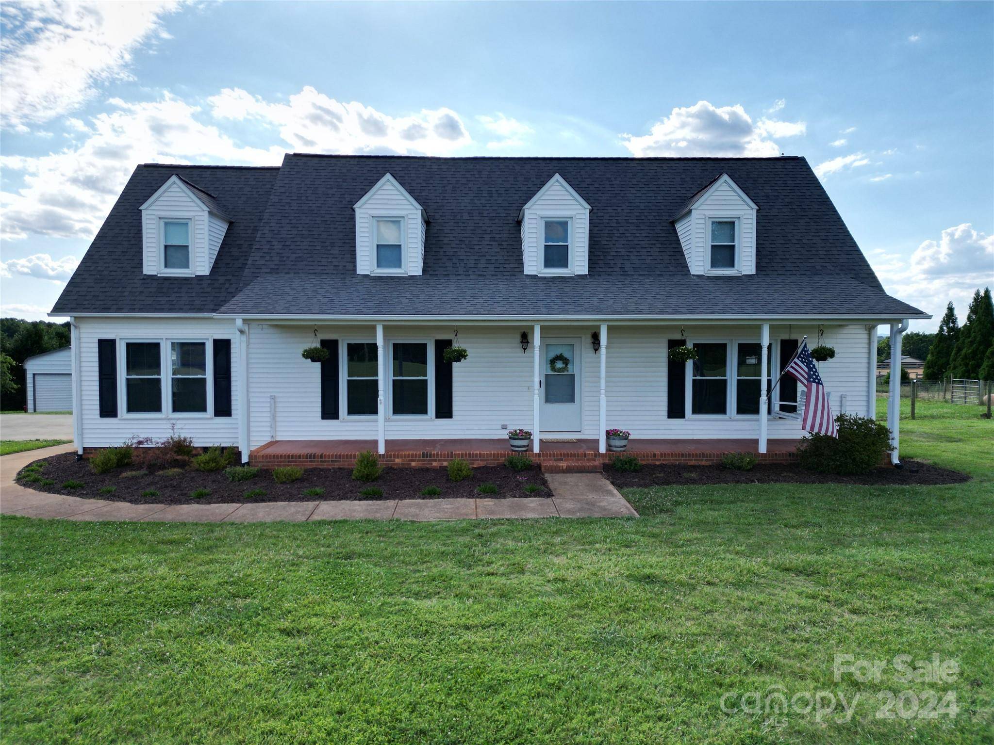 Harmony, NC 28634,287 Fox Hunter RD