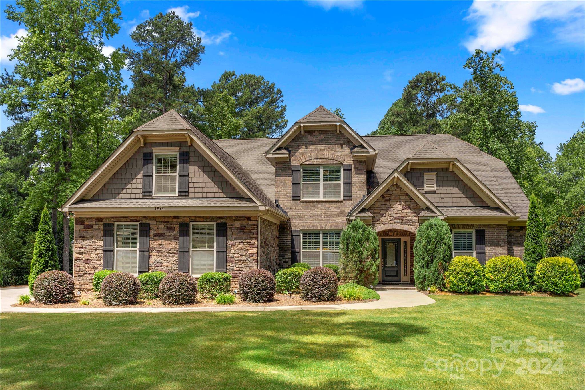 Lake Wylie, SC 29710,4933 River Oaks RD