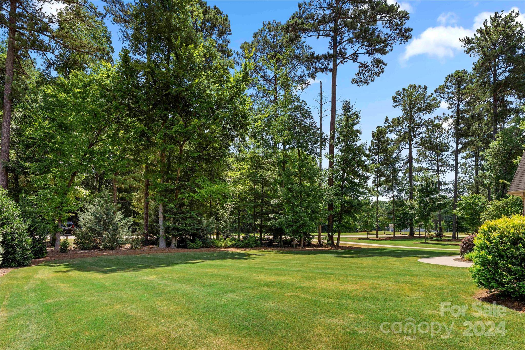 Lake Wylie, SC 29710,4933 River Oaks RD