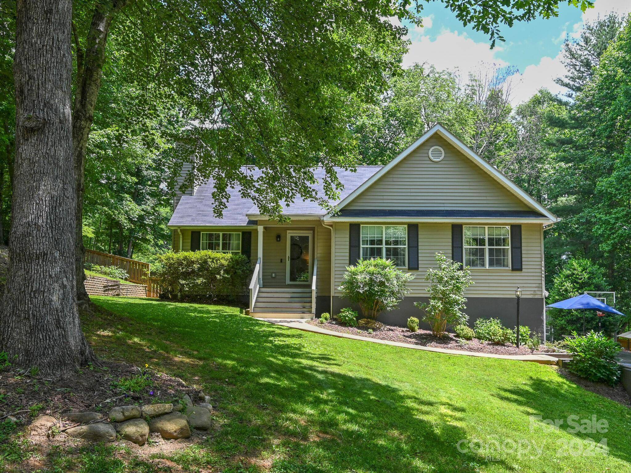 Fletcher, NC 28732,14 Wilson LN