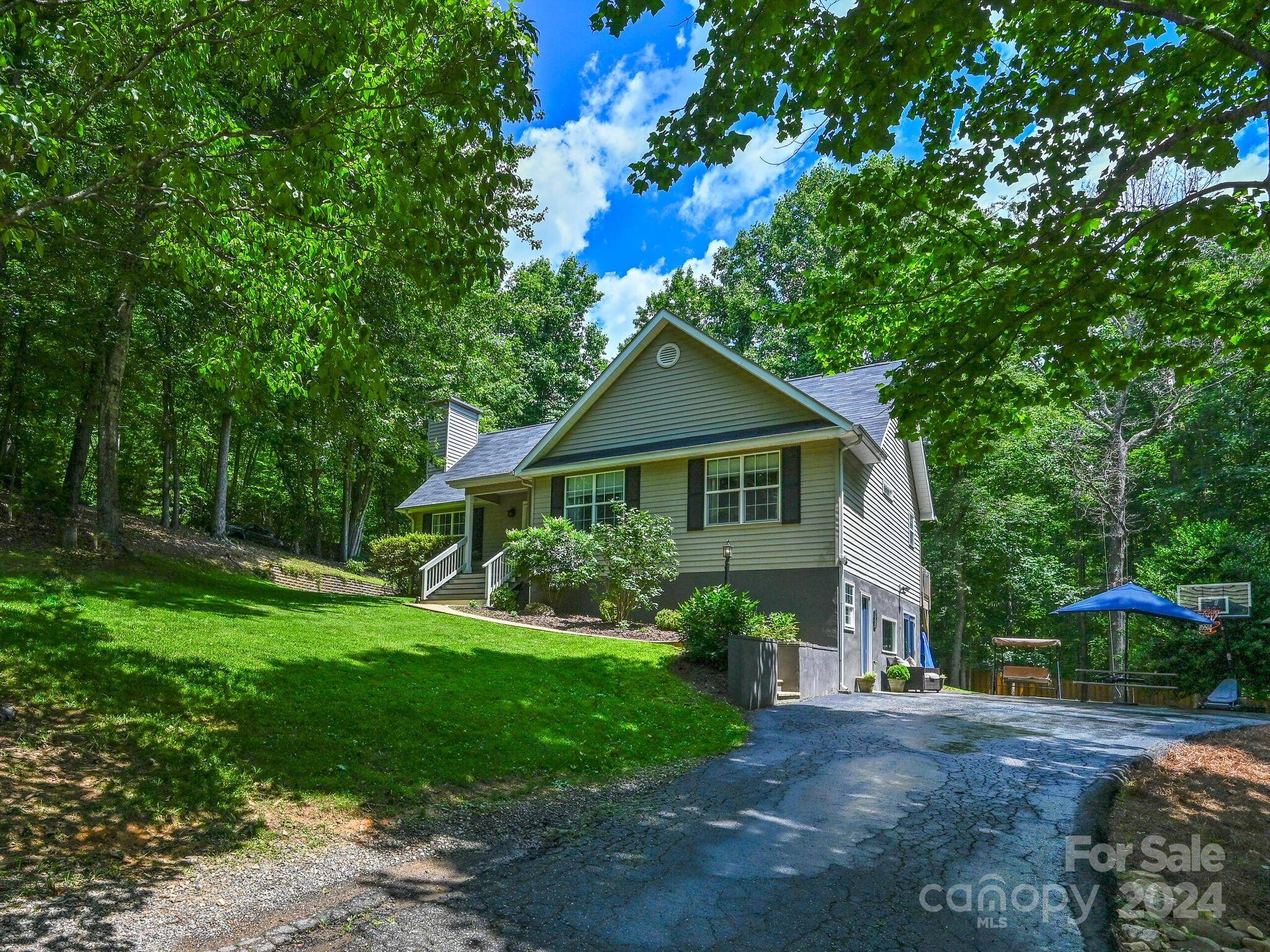 Fletcher, NC 28732,14 Wilson LN