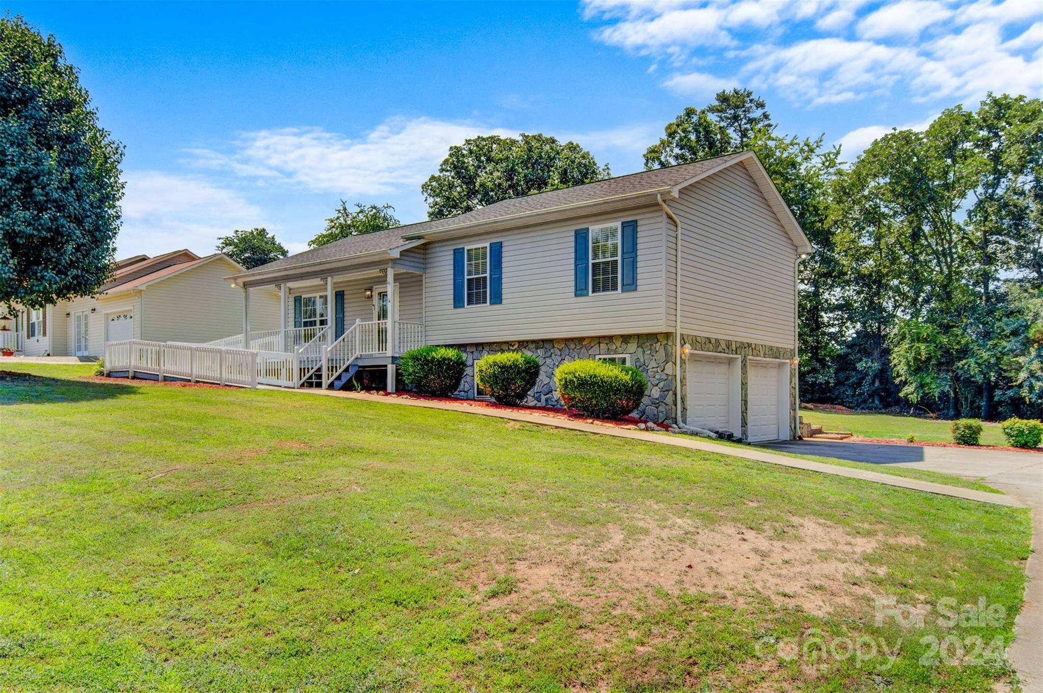 Granite Falls, NC 28630,5815 Sparrow DR