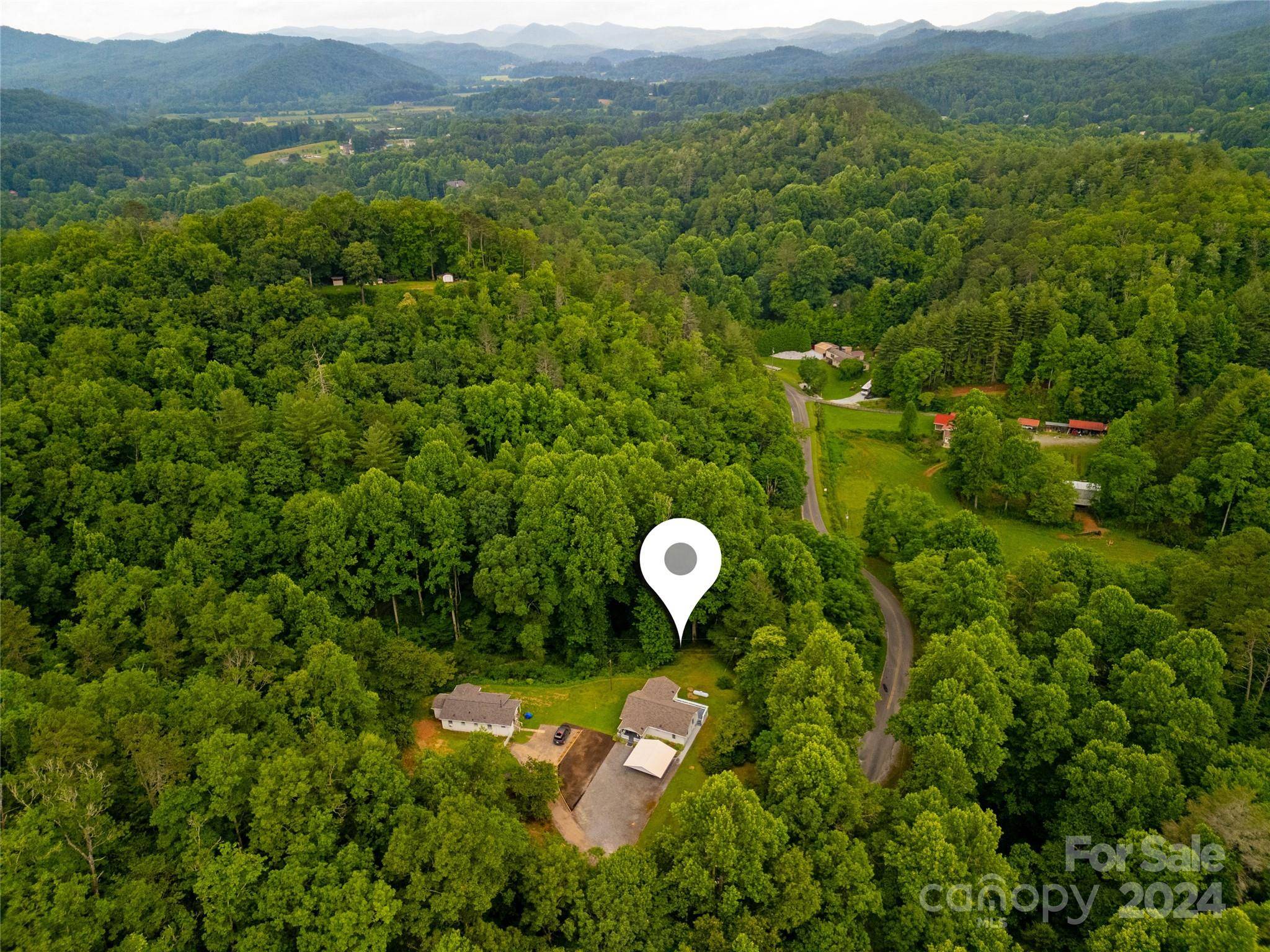 Brevard, NC 28712,564 Bryson RD