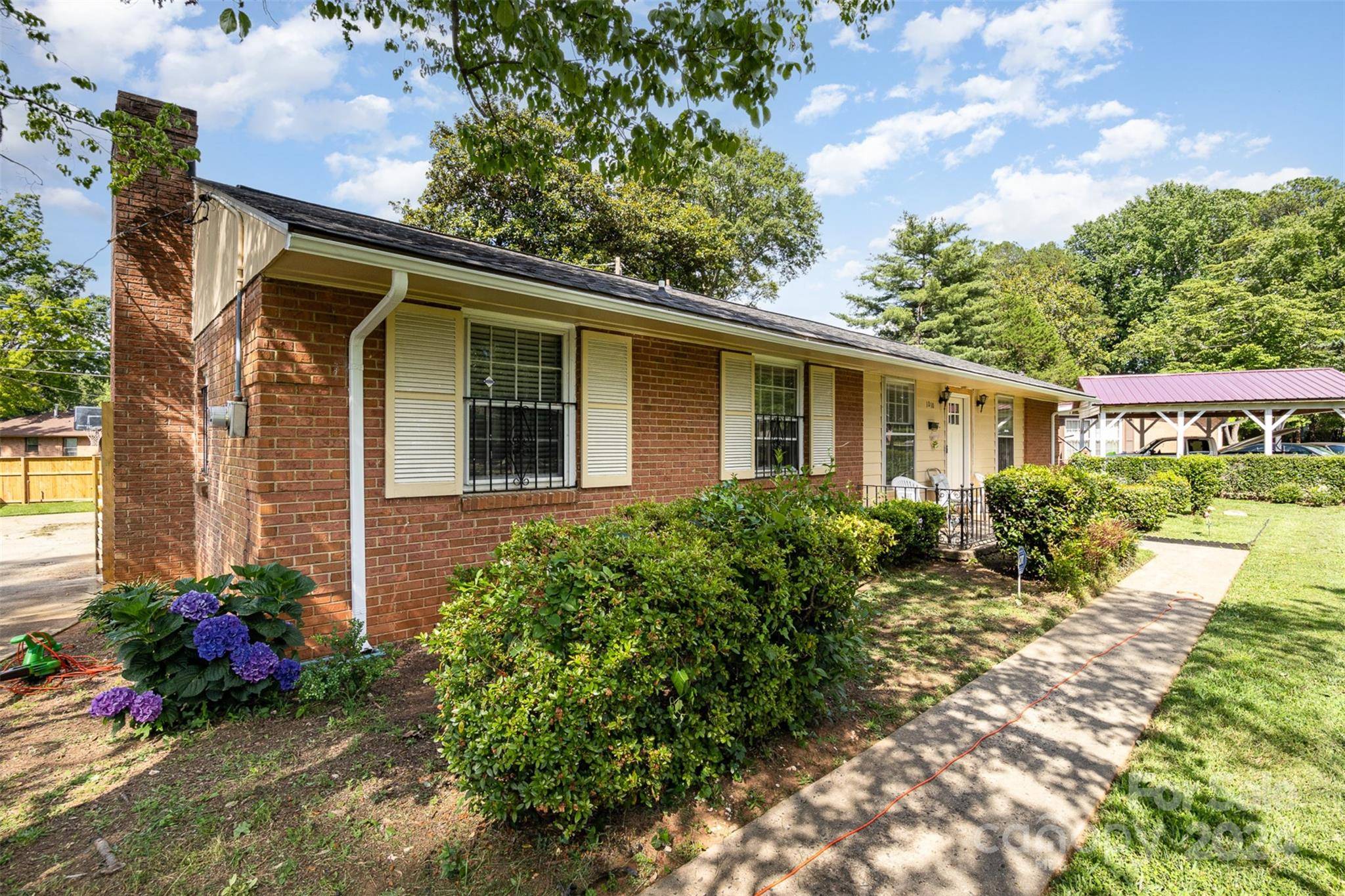 Charlotte, NC 28217,1010 Tracy DR