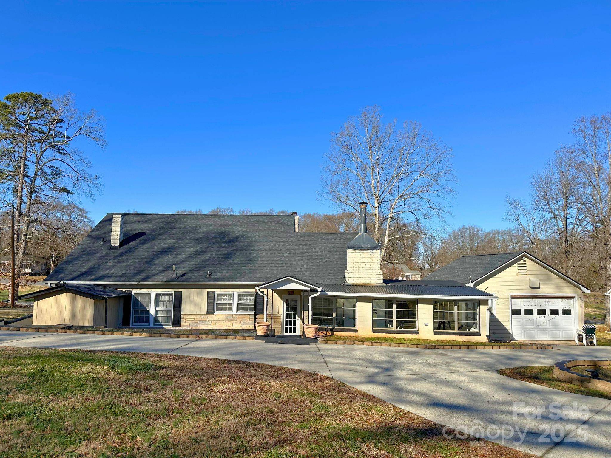 Lincolnton, NC 28092,953 W NC 27 HWY