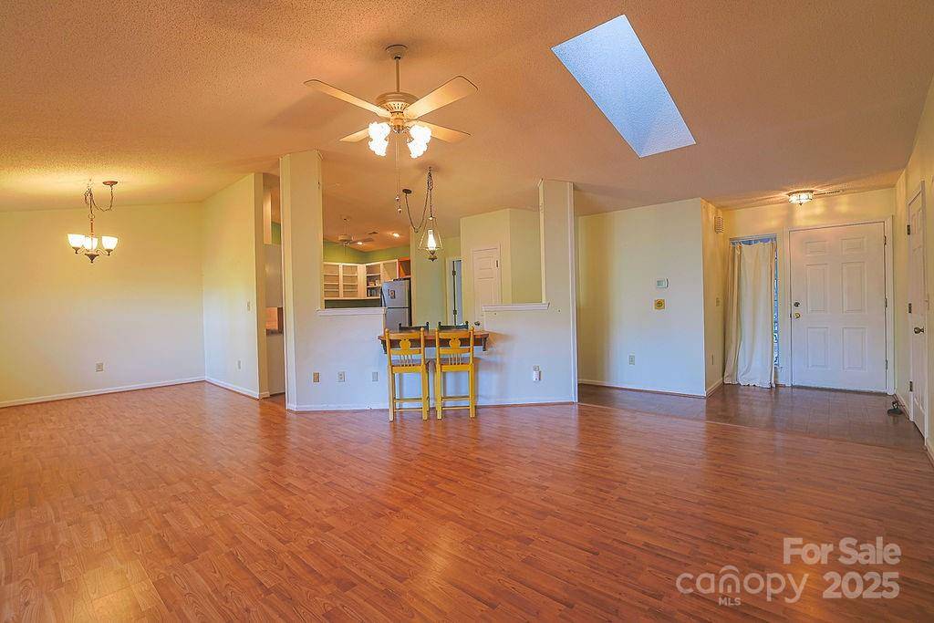 Hendersonville, NC 28791,869 Sandburg TER