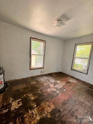 Statesville, NC 28677,637 Front ST