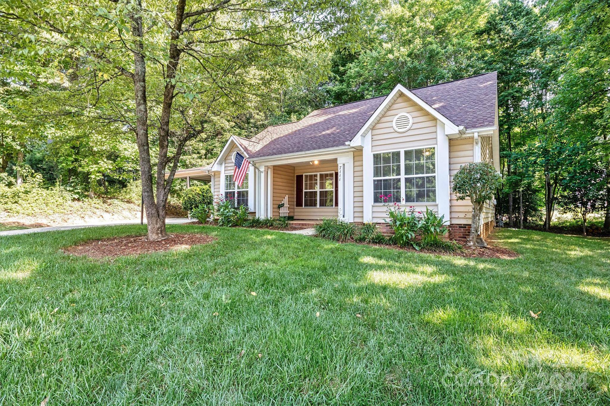 Denver, NC 28037,7111 Hunters Bluff DR