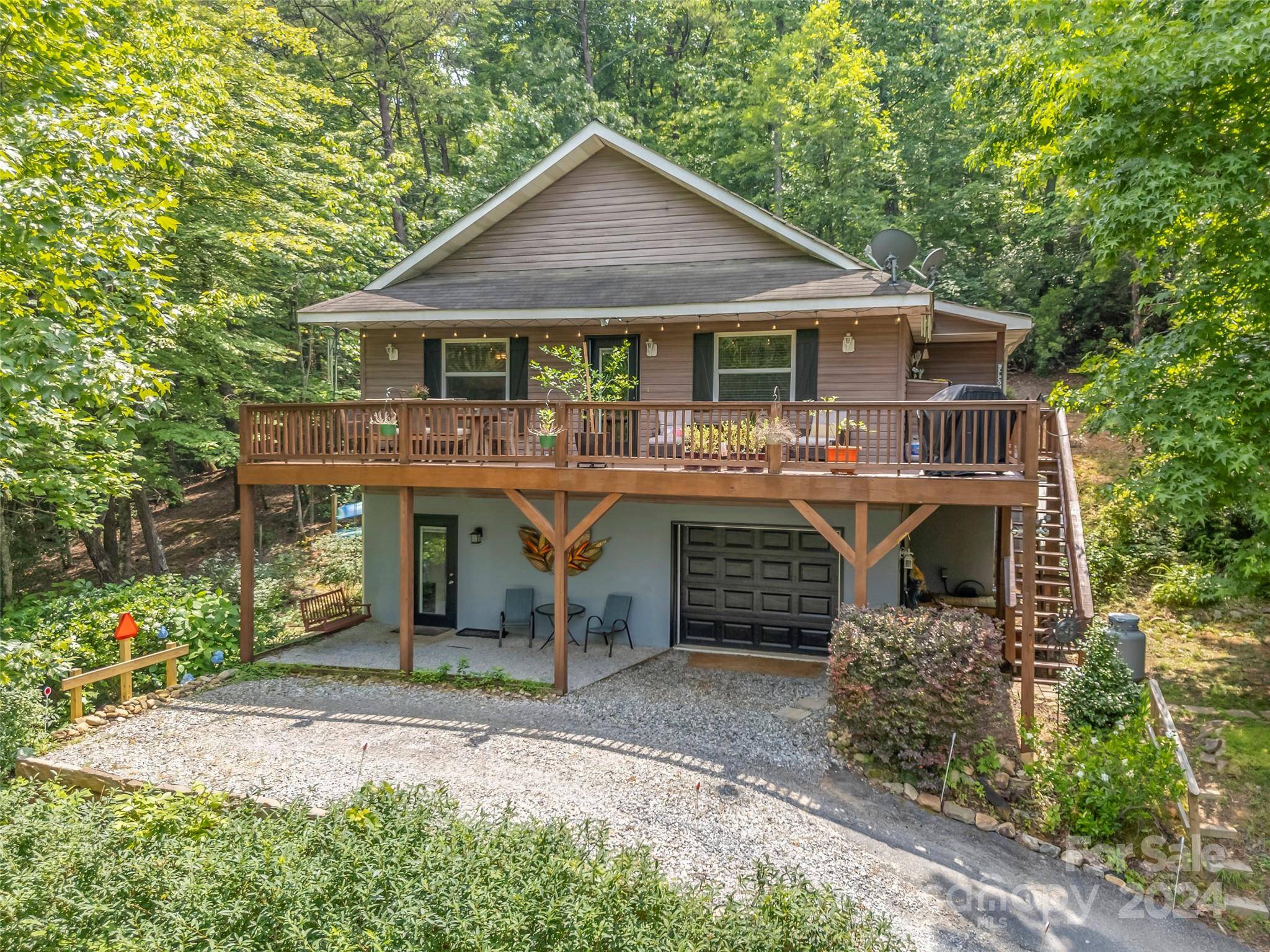 Lake Lure, NC 28746,264 Oriole DR