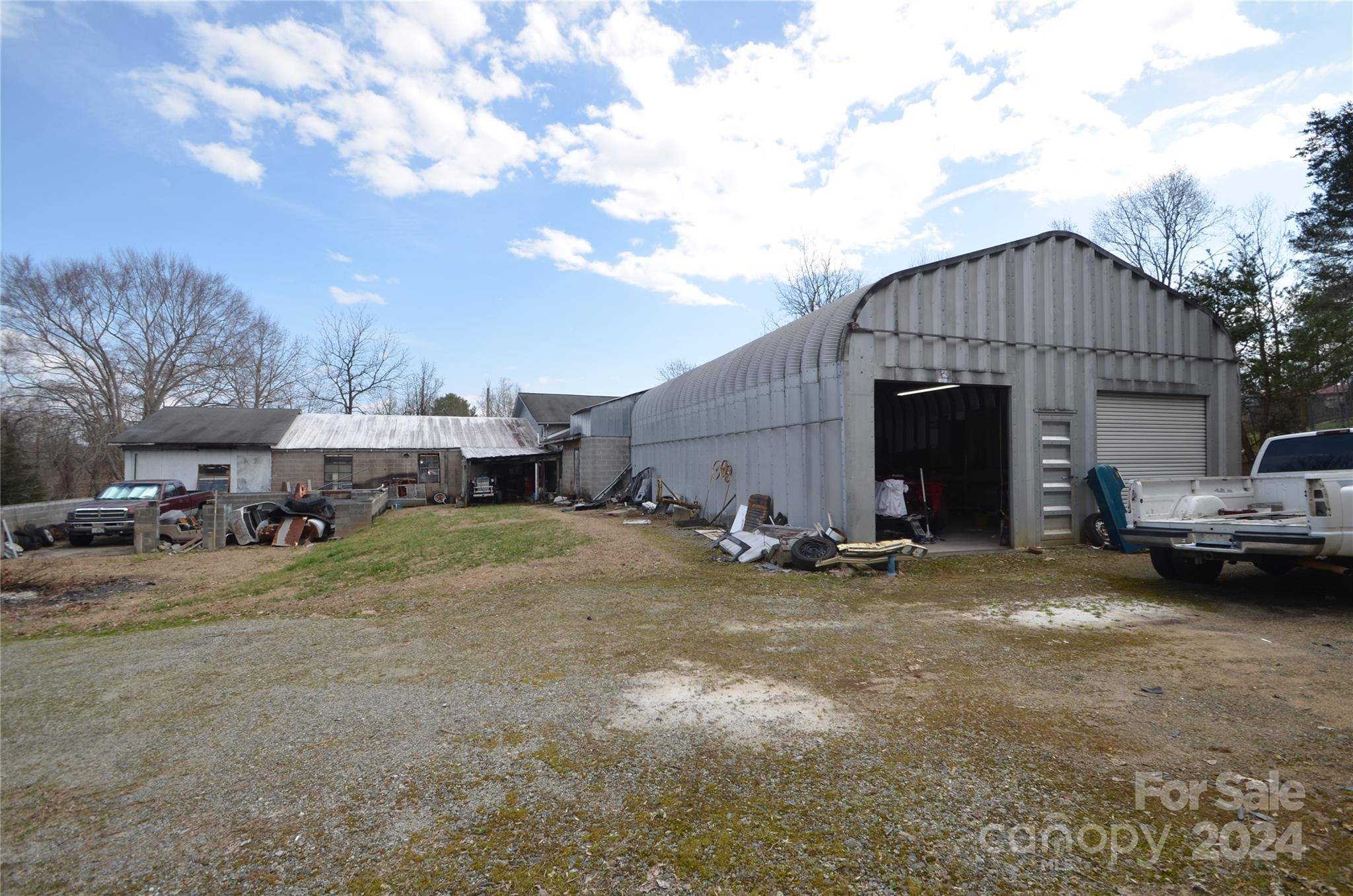 Lenoir, NC 28645,1586 Connelly Springs RD