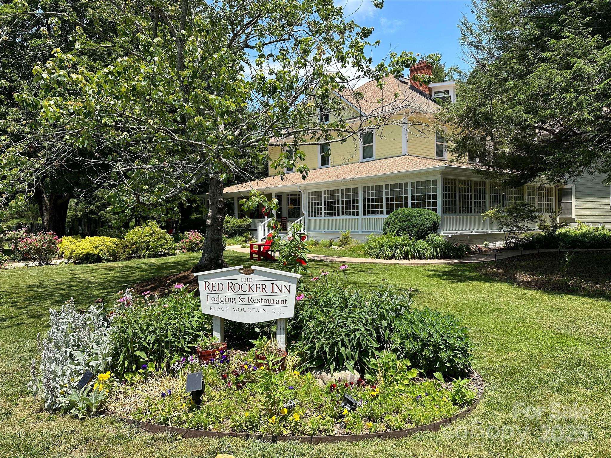 Black Mountain, NC 28711,136 N Dougherty ST