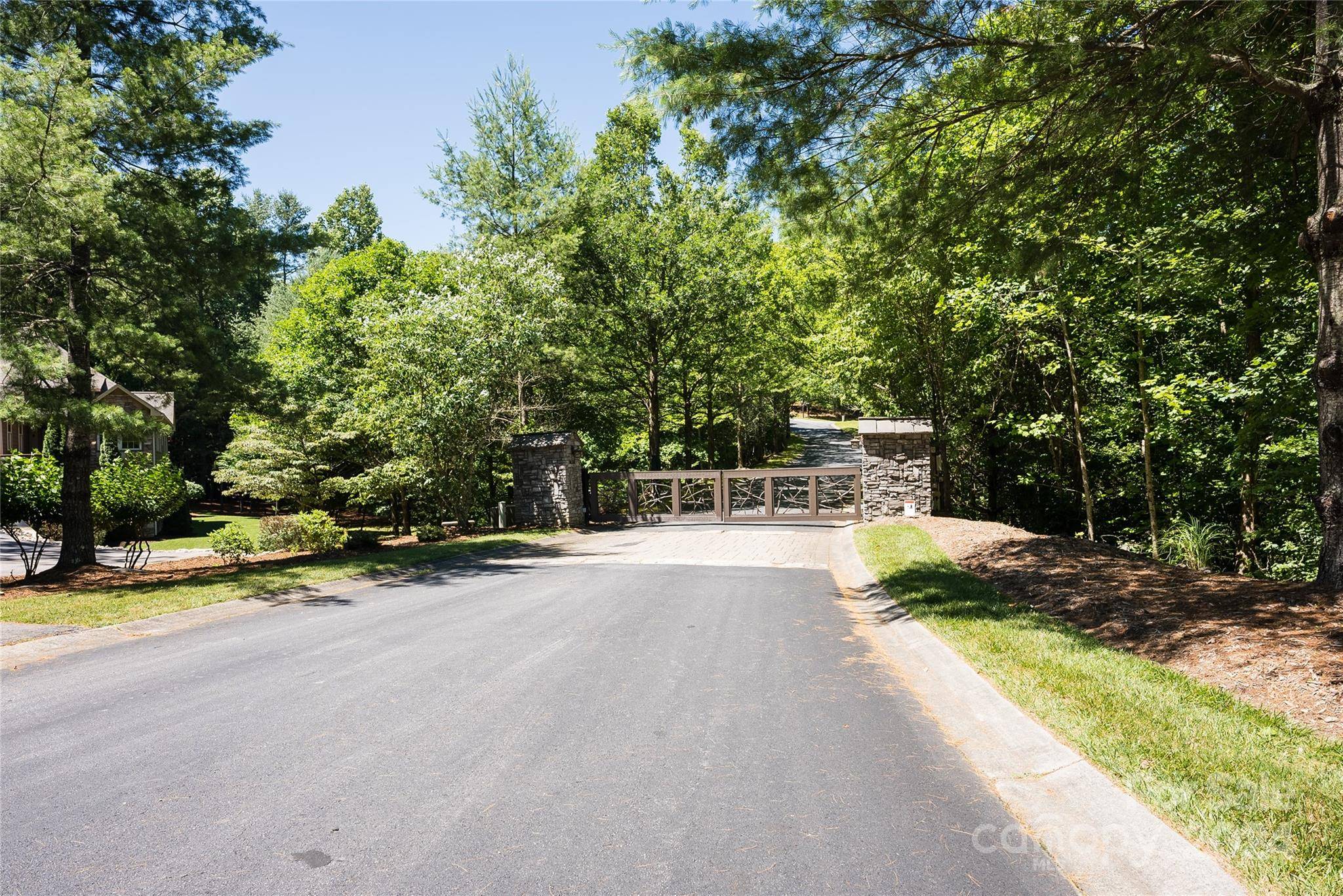 Horse Shoe, NC 28742,567 Shining Rock PATH