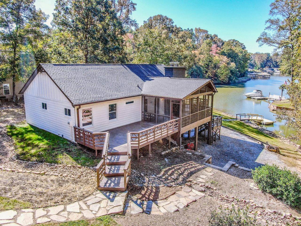 Troutman, NC 28166,124 La Agua LN