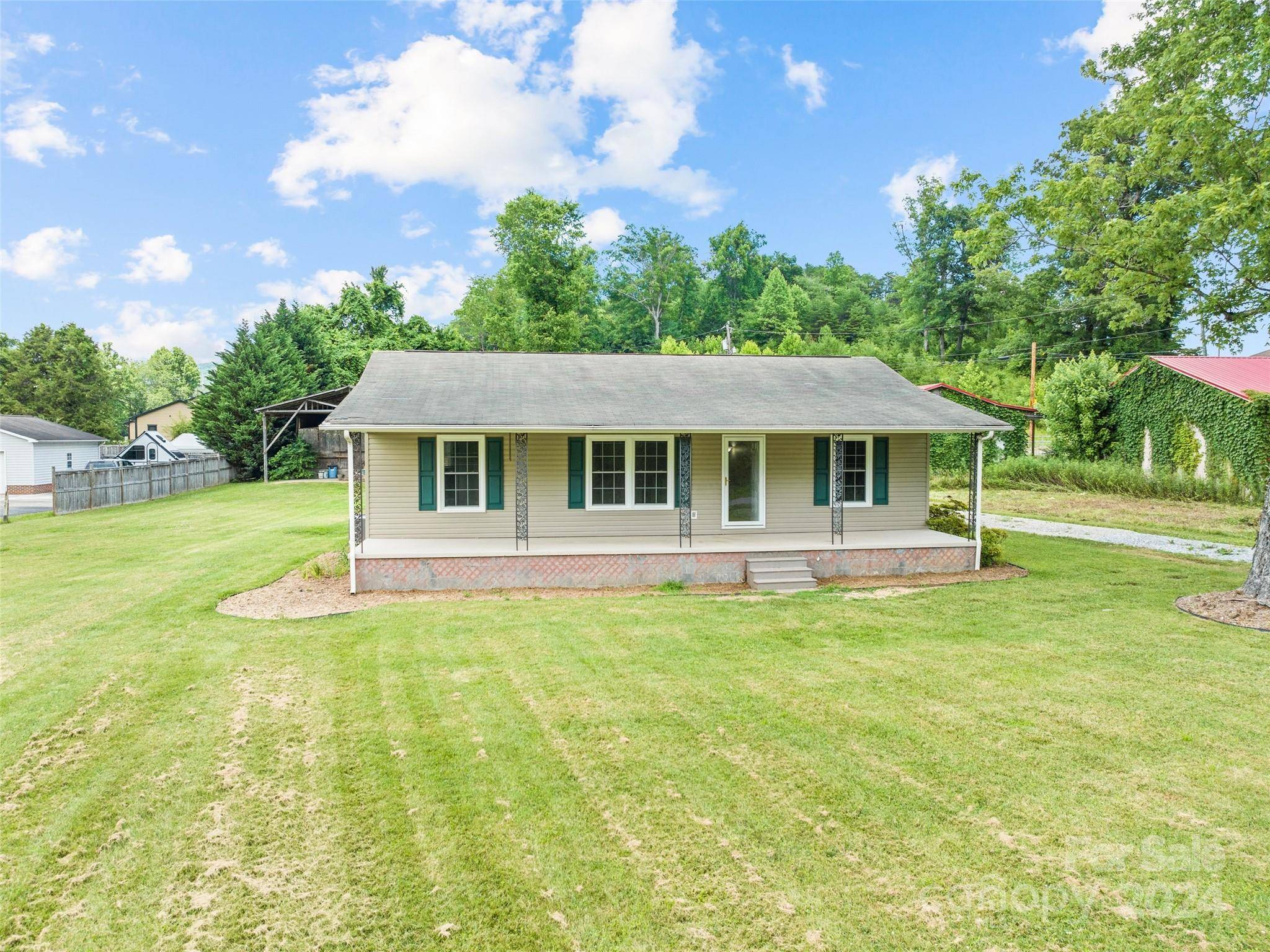 Marion, NC 28752,9306 Montford Cove RD