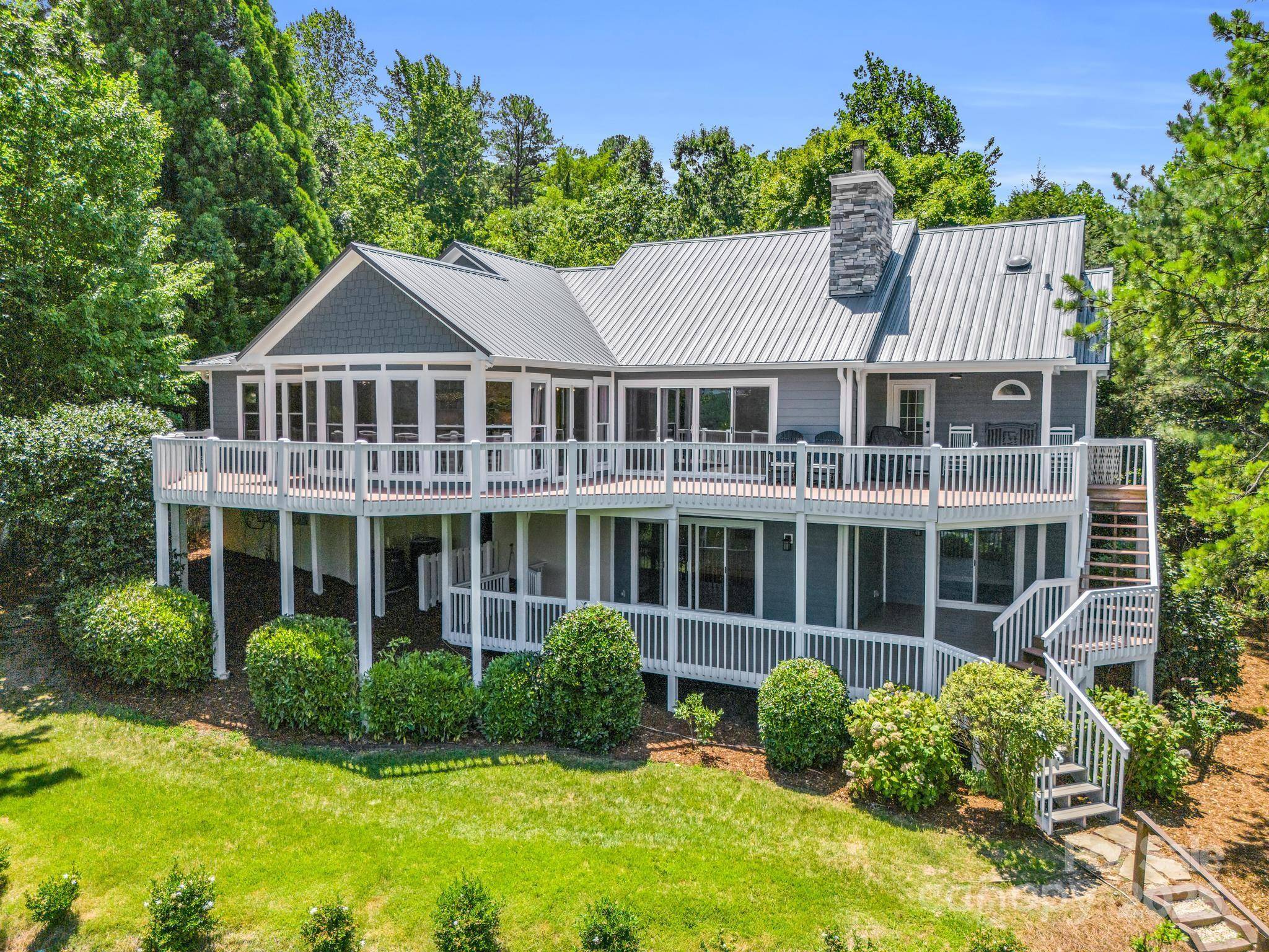Lake Lure, NC 28746,197 Hawthorne DR