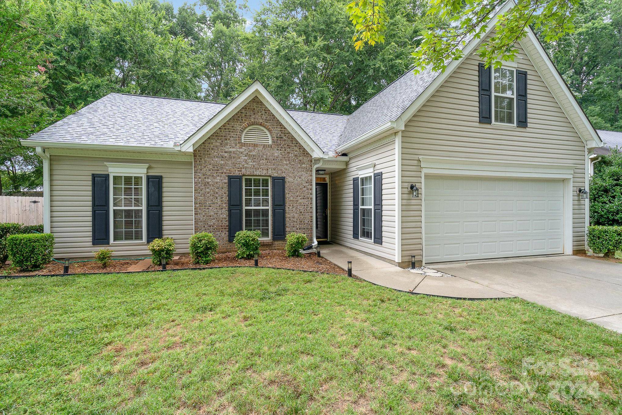 Charlotte, NC 28216,8025 Bella Vista CT