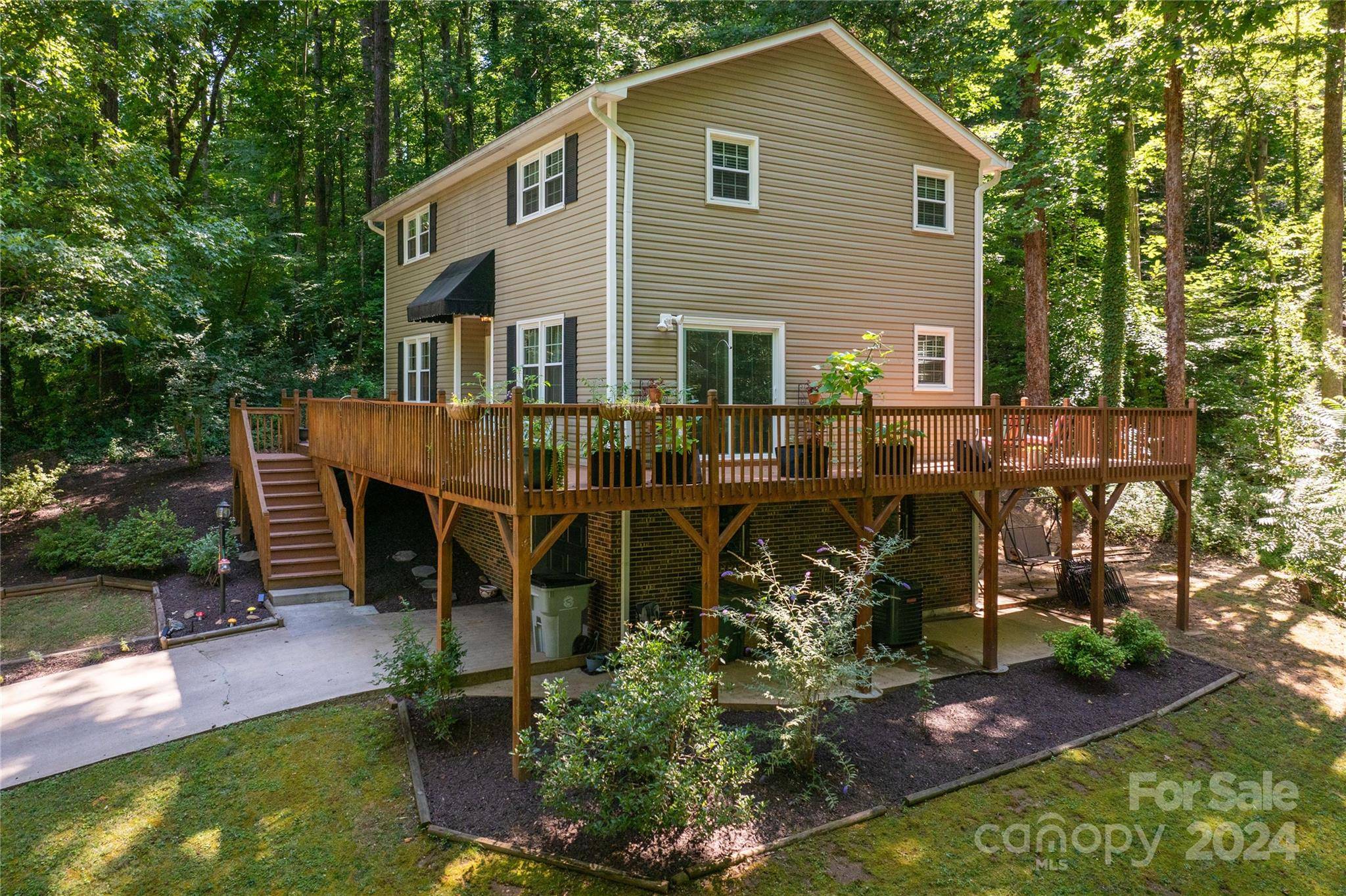 Lenoir, NC 28645,811 Chesterfield CIR