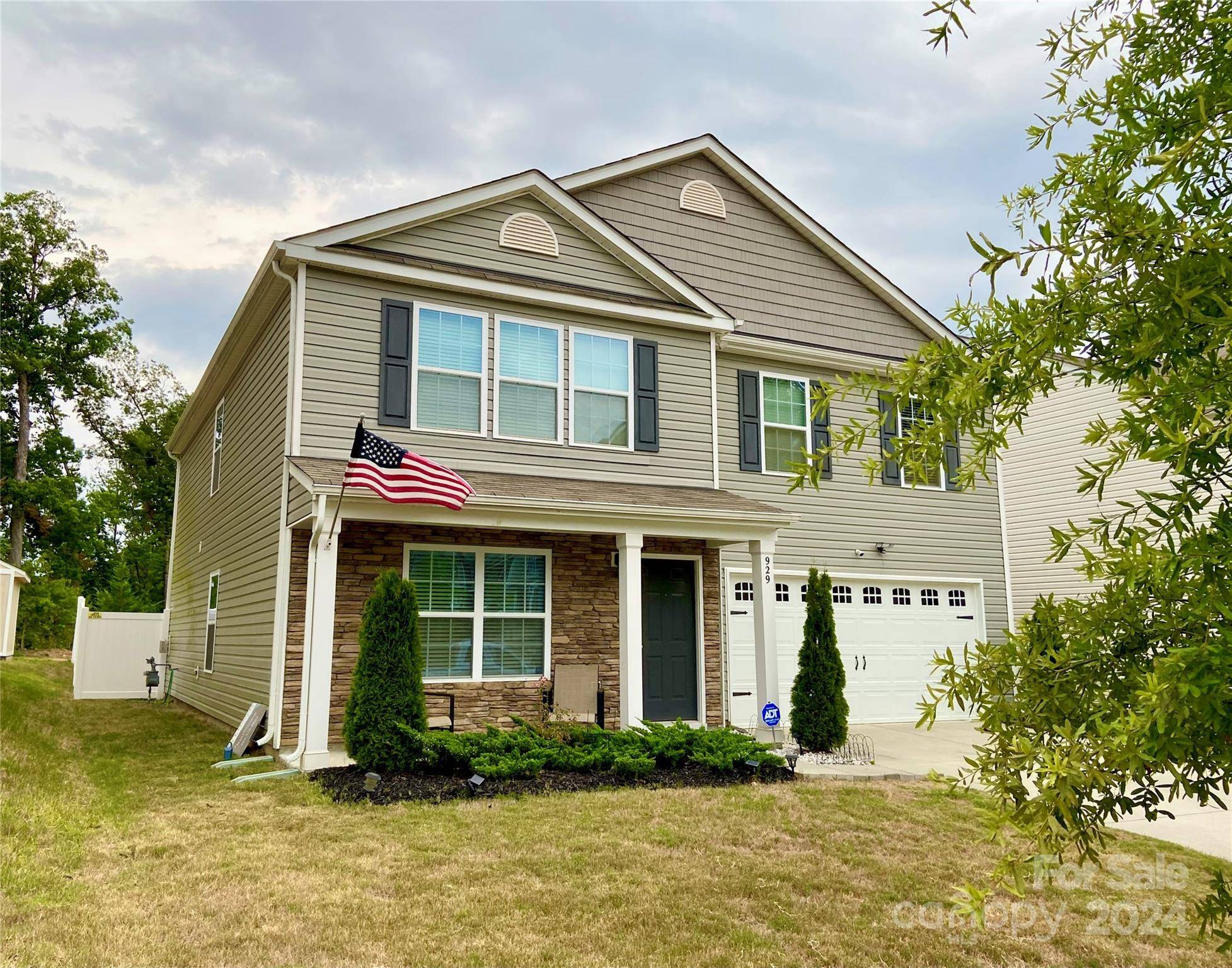 Charlotte, NC 28214,929 Howard CIR