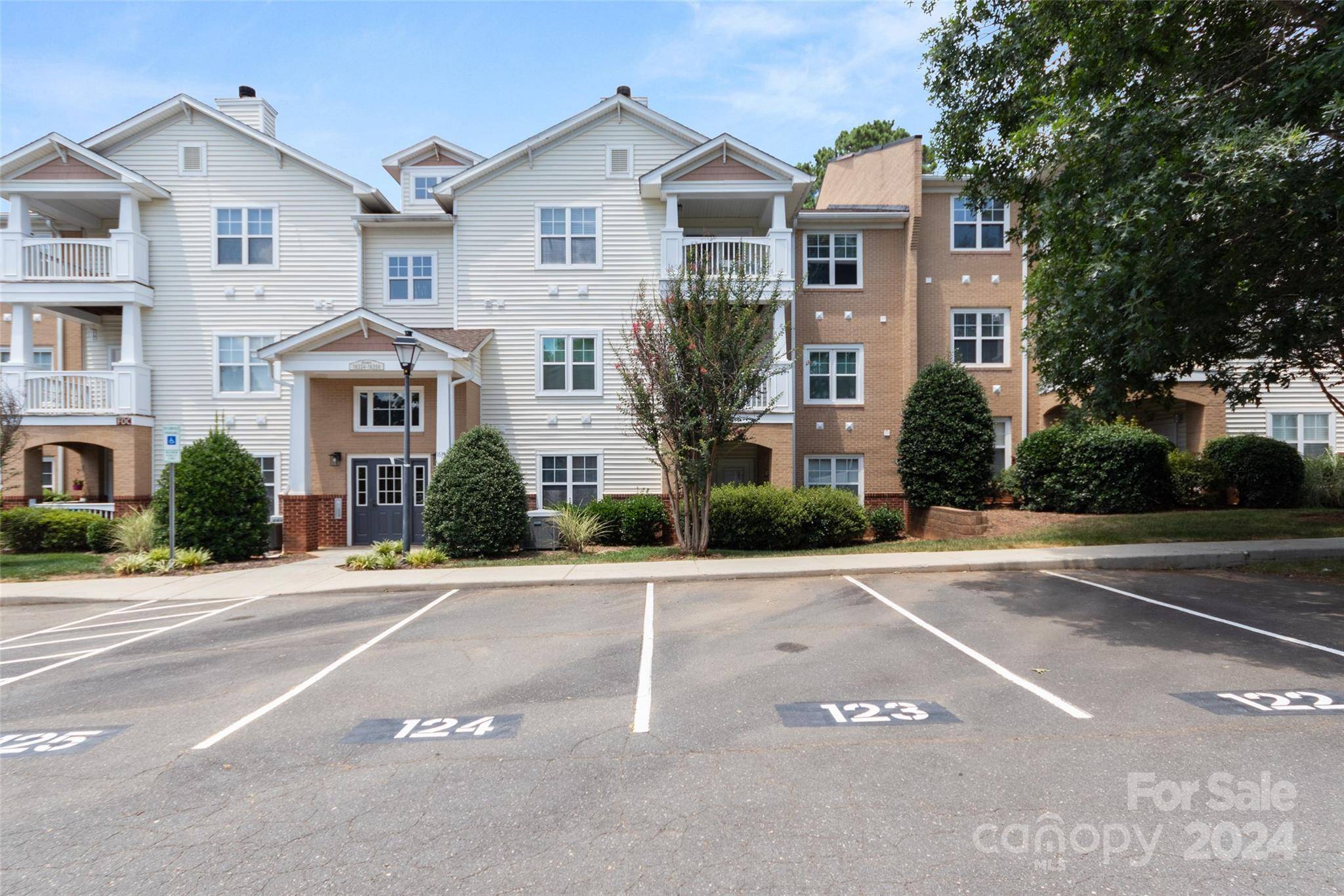 Charlotte, NC 28277,16350 Redstone Mountain LN