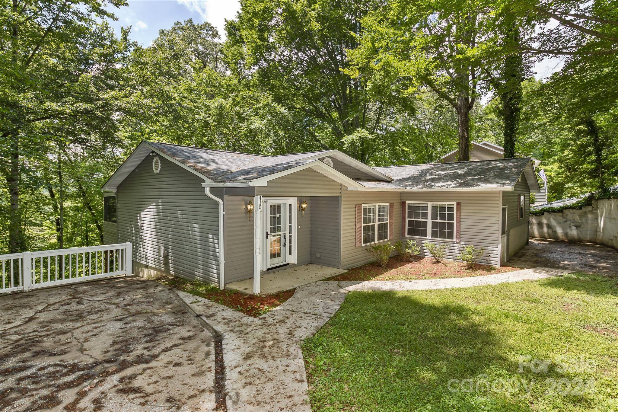 Etowah, NC 28729,410 Scarlet Oaks DR