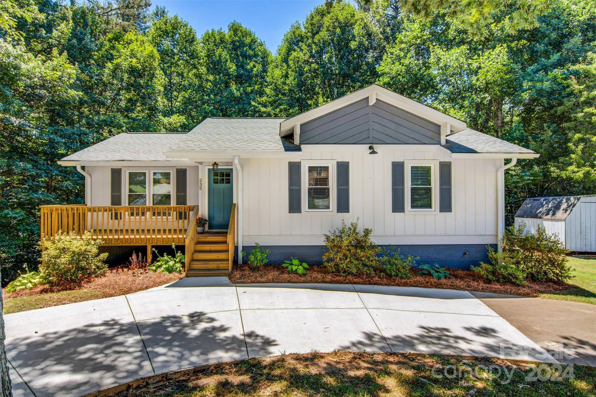 Hickory, NC 28601,232 Cedar Forest LOOP