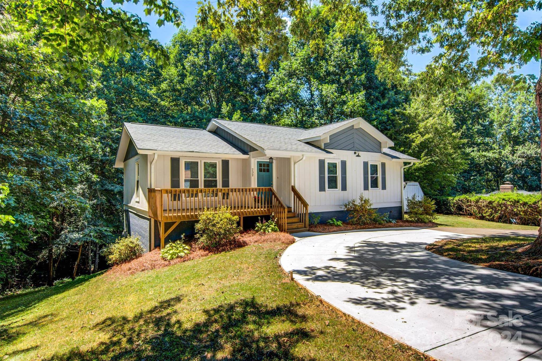 Hickory, NC 28601,232 Cedar Forest LOOP