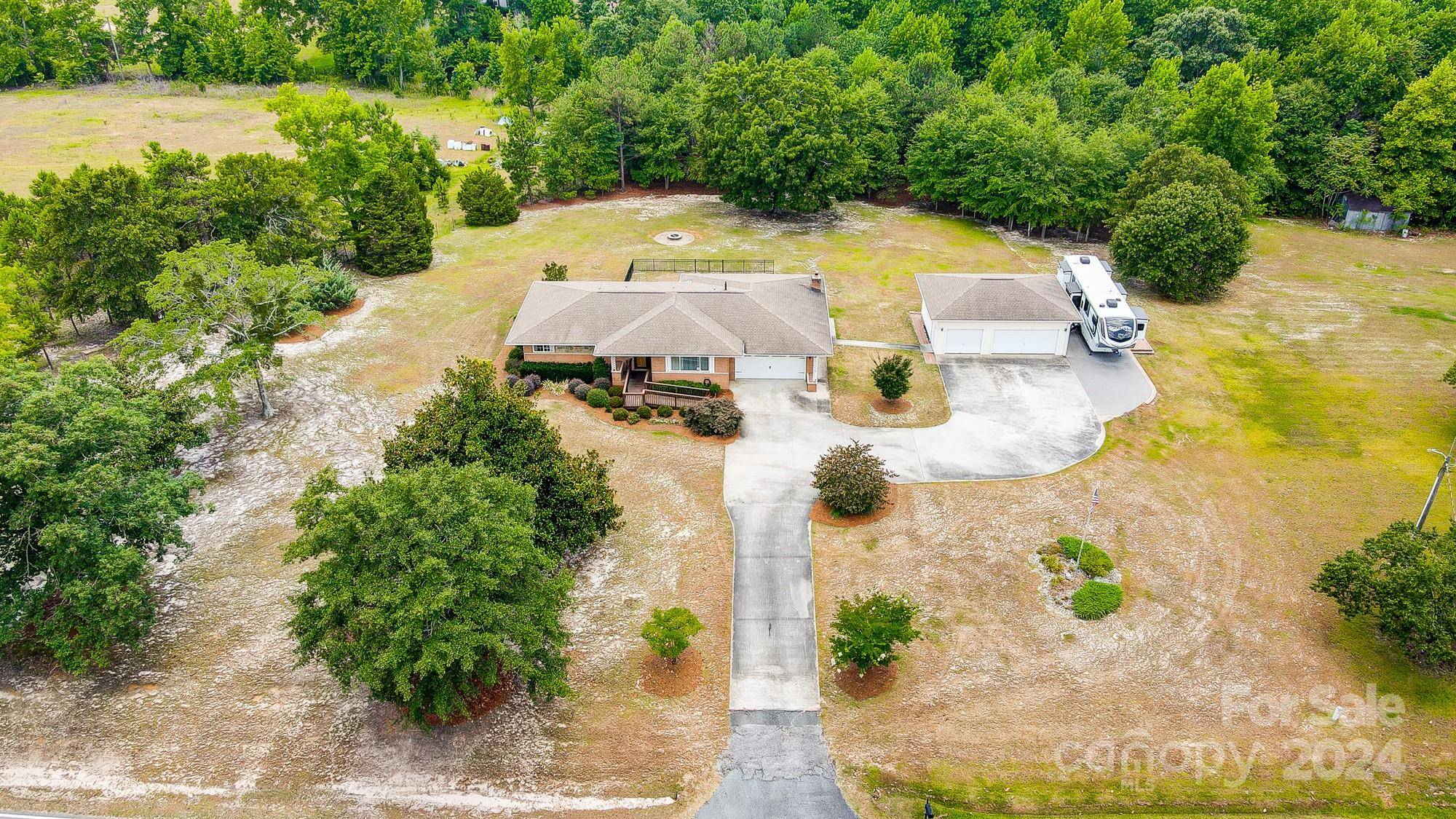 Pageland, SC 29728,325 Crowburk RD