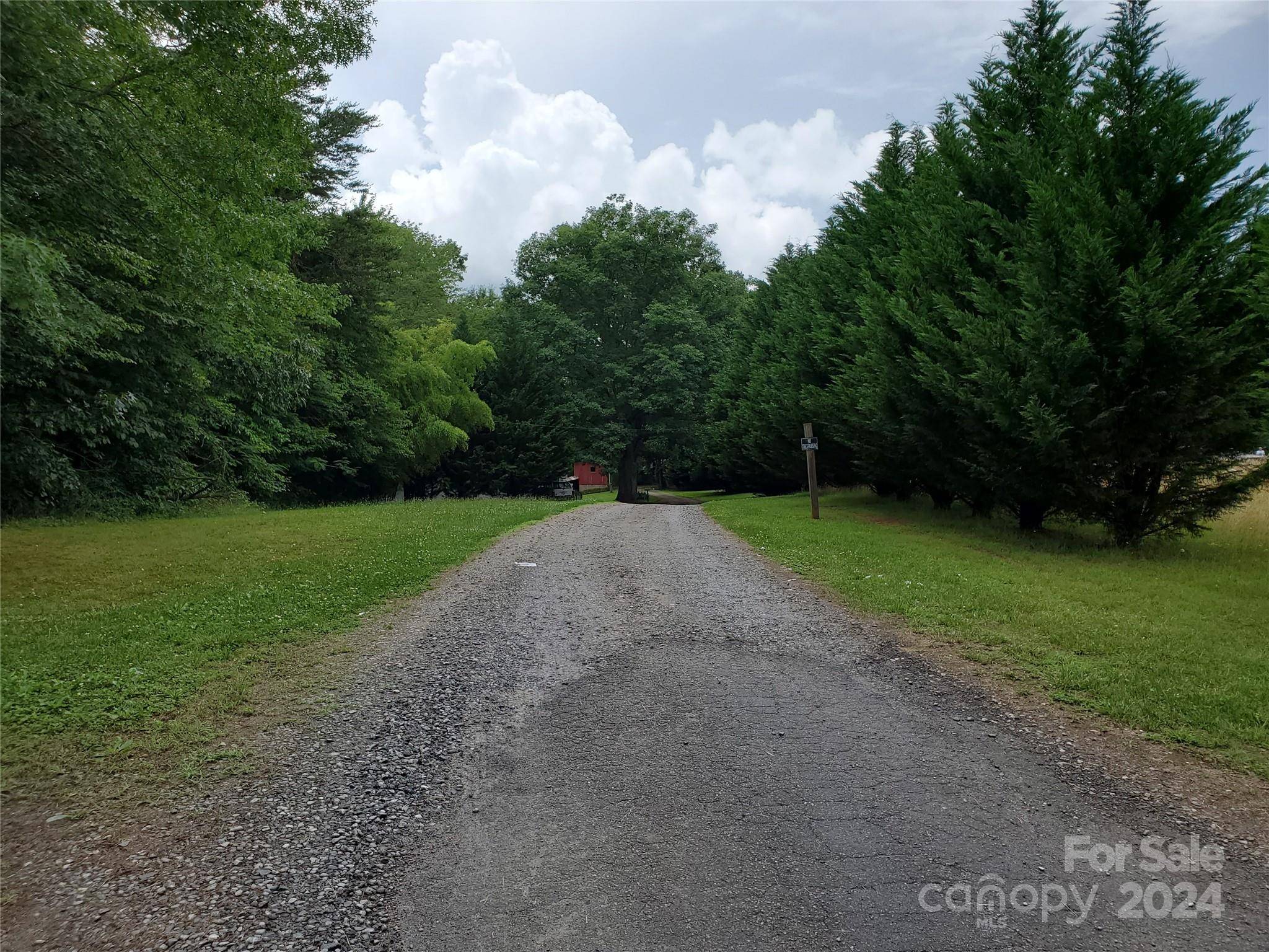 Ararat, NC 27017,0 Harbour LN