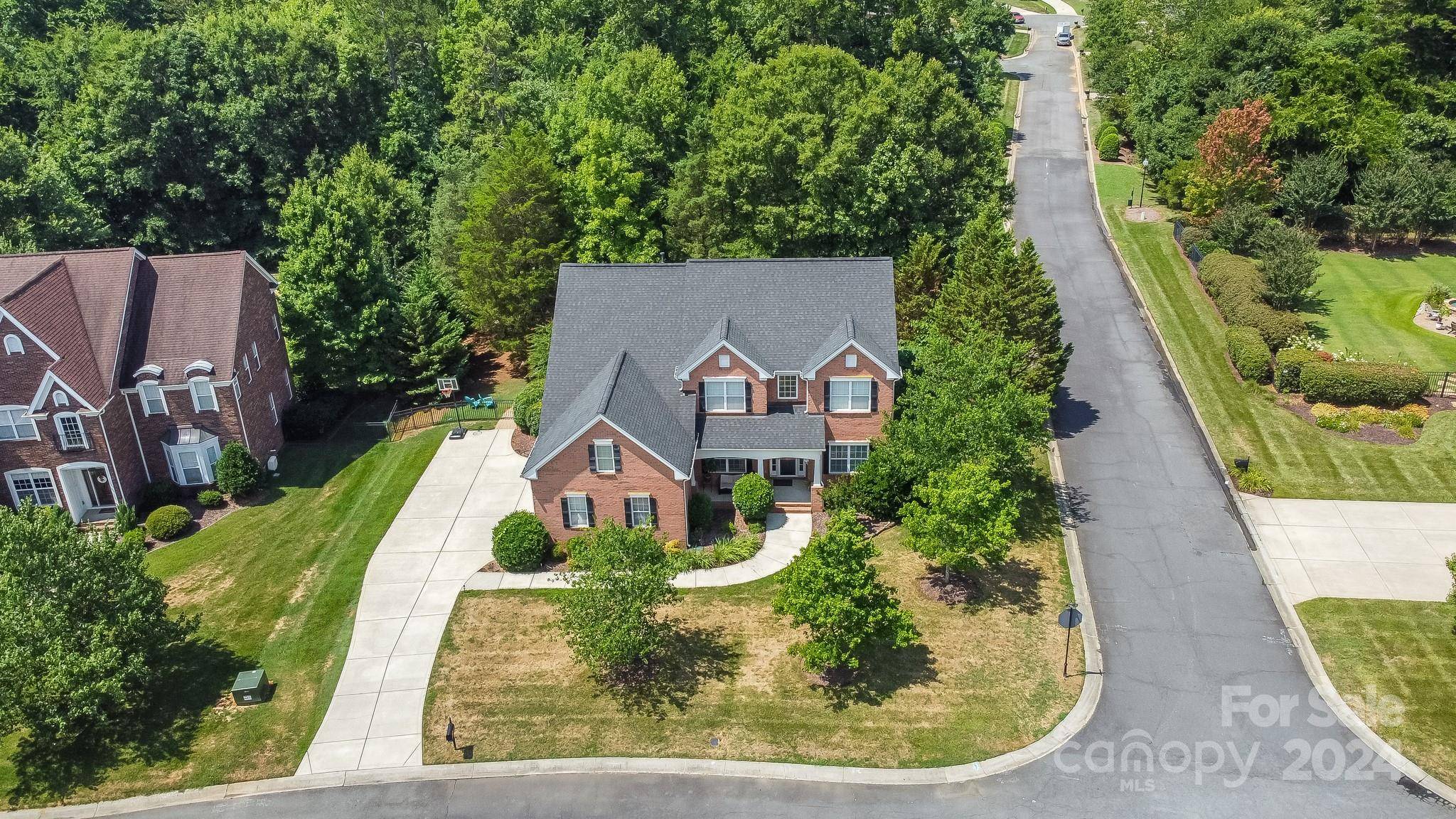 Matthews, NC 28104,500 Castlestone LN