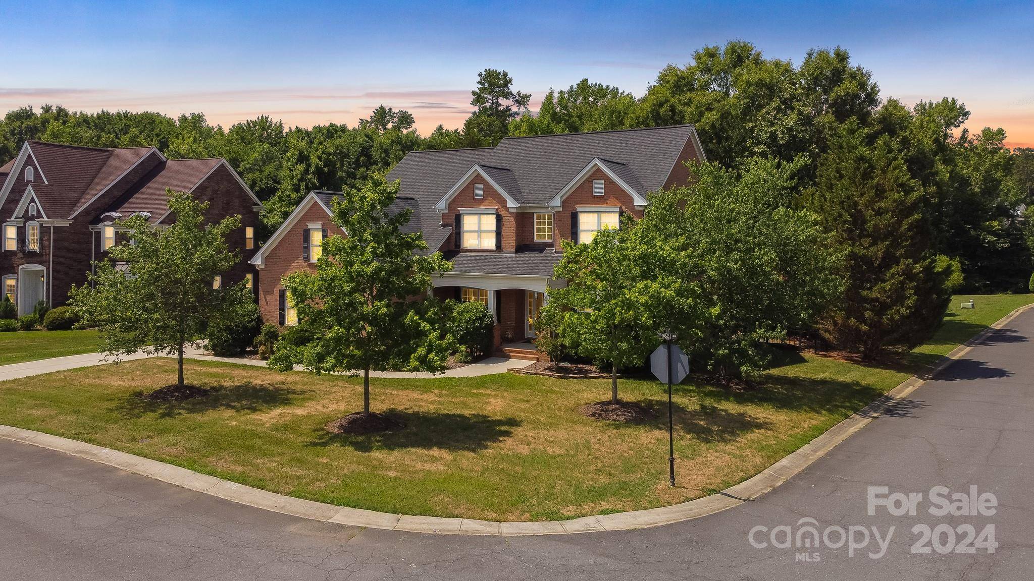 Matthews, NC 28104,500 Castlestone LN