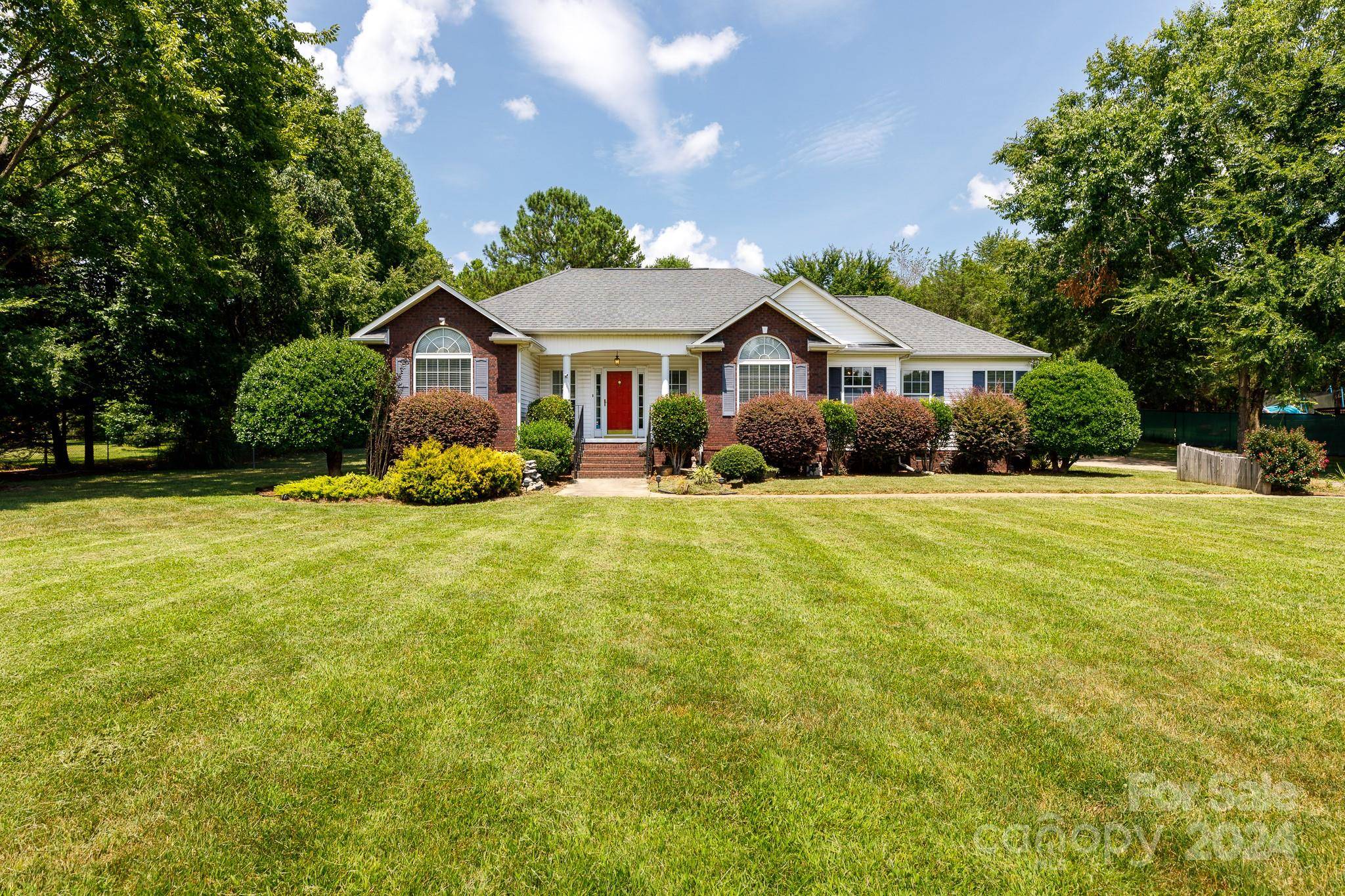 Clover, SC 29710,1418 Stonebriar LN