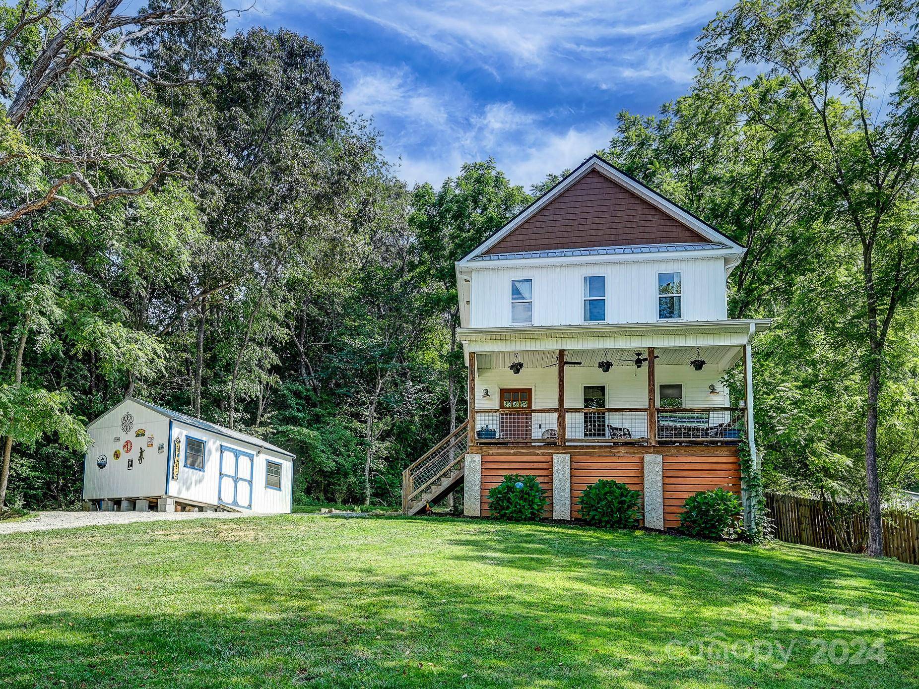 Candler, NC 28715,140 Orchard ST