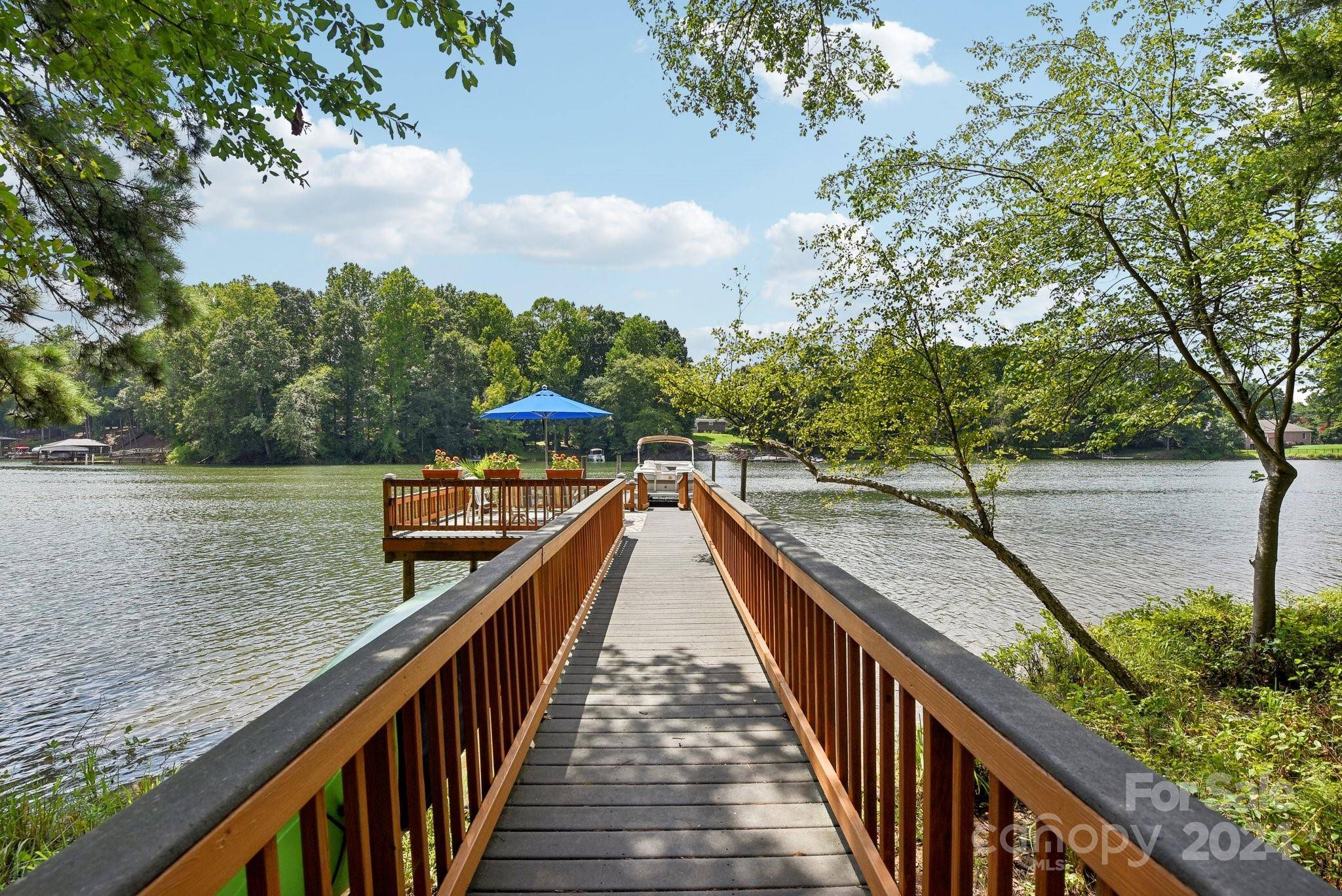 Charlotte, NC 28216,4401 Shadow Cove LN