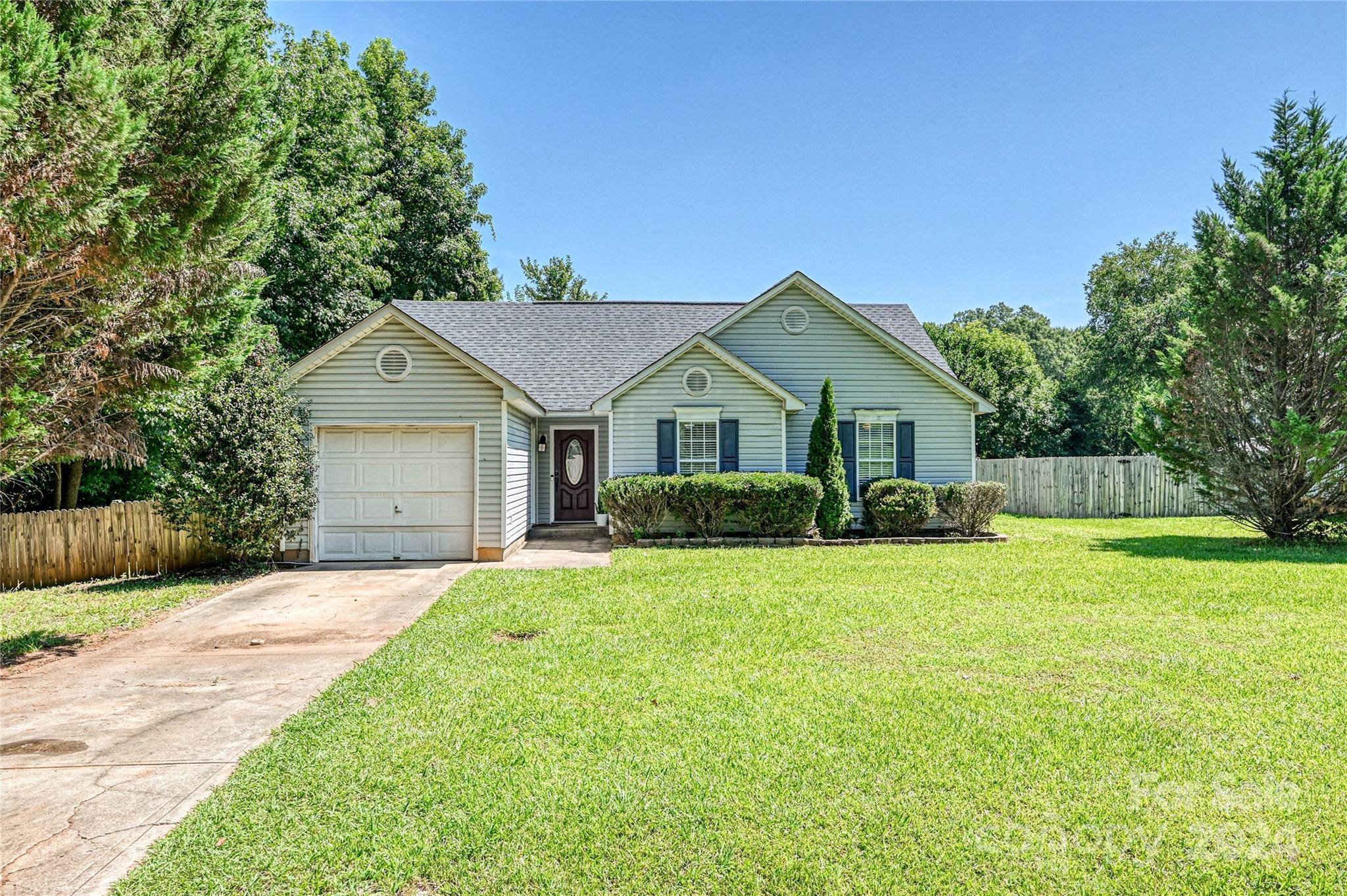 Matthews, NC 28104,705 White Oak LN