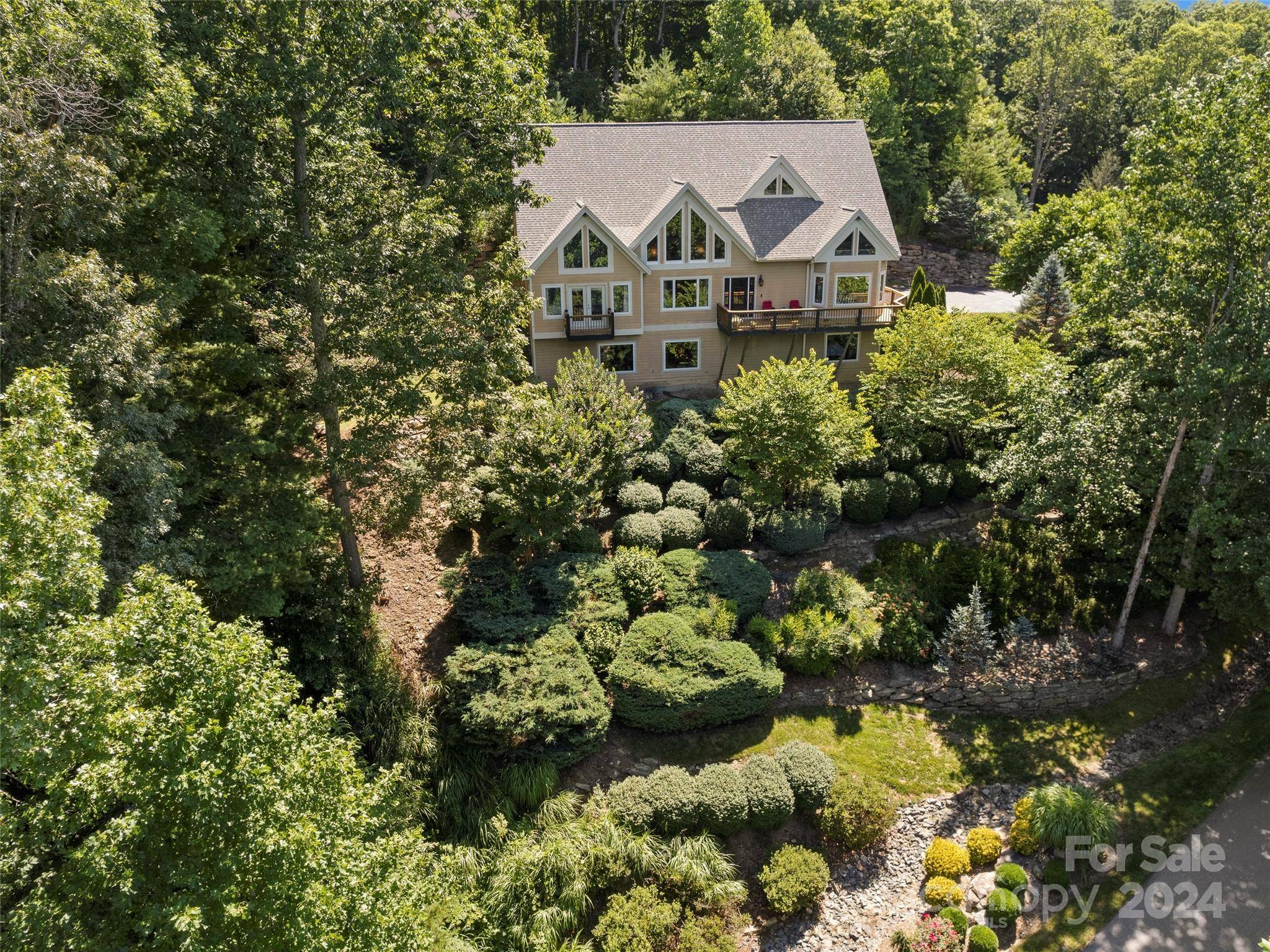 Hendersonville, NC 28791,75 Timber Cove CT
